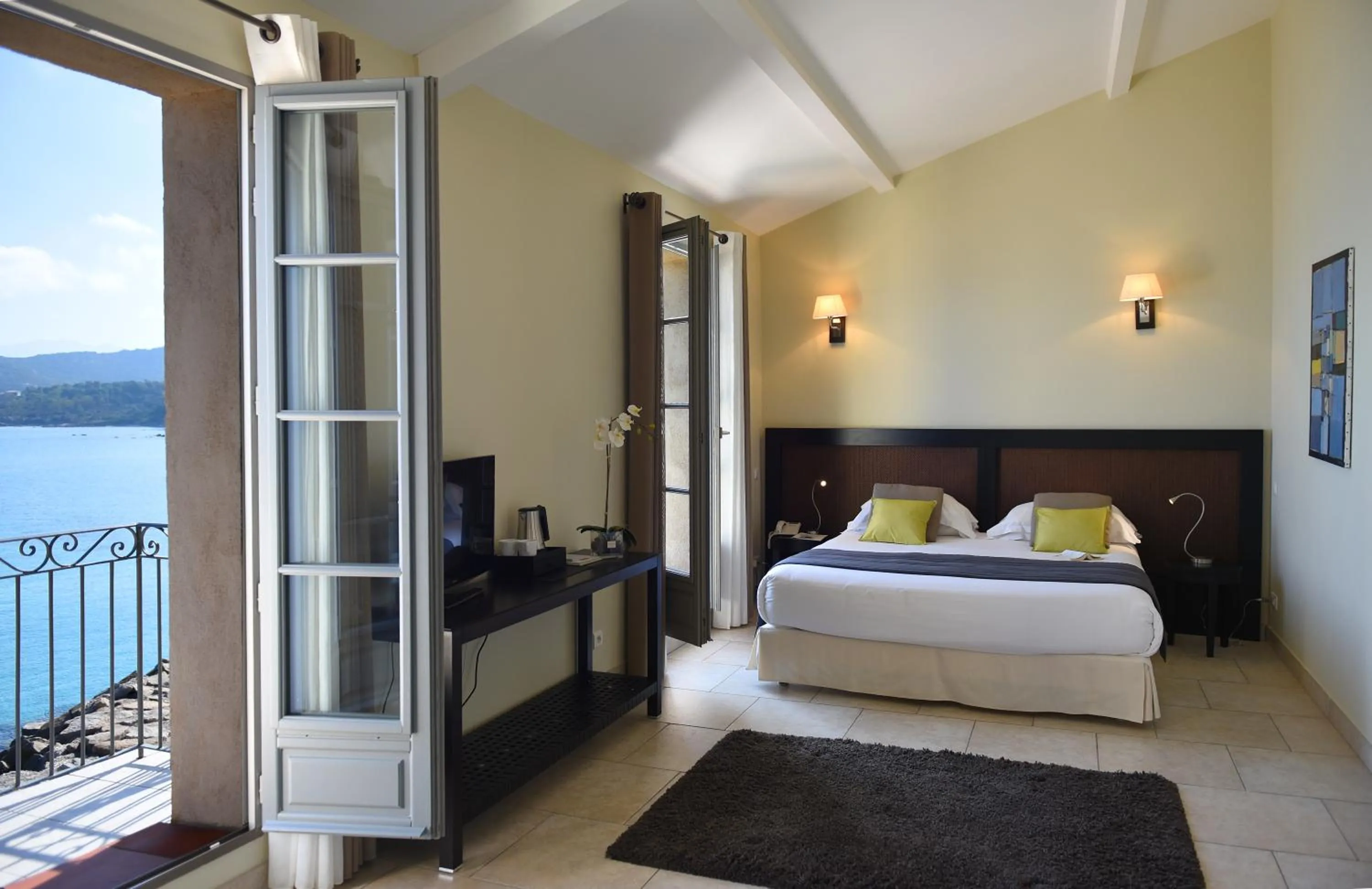 Photo of the whole room, Bed in Perla Rossa