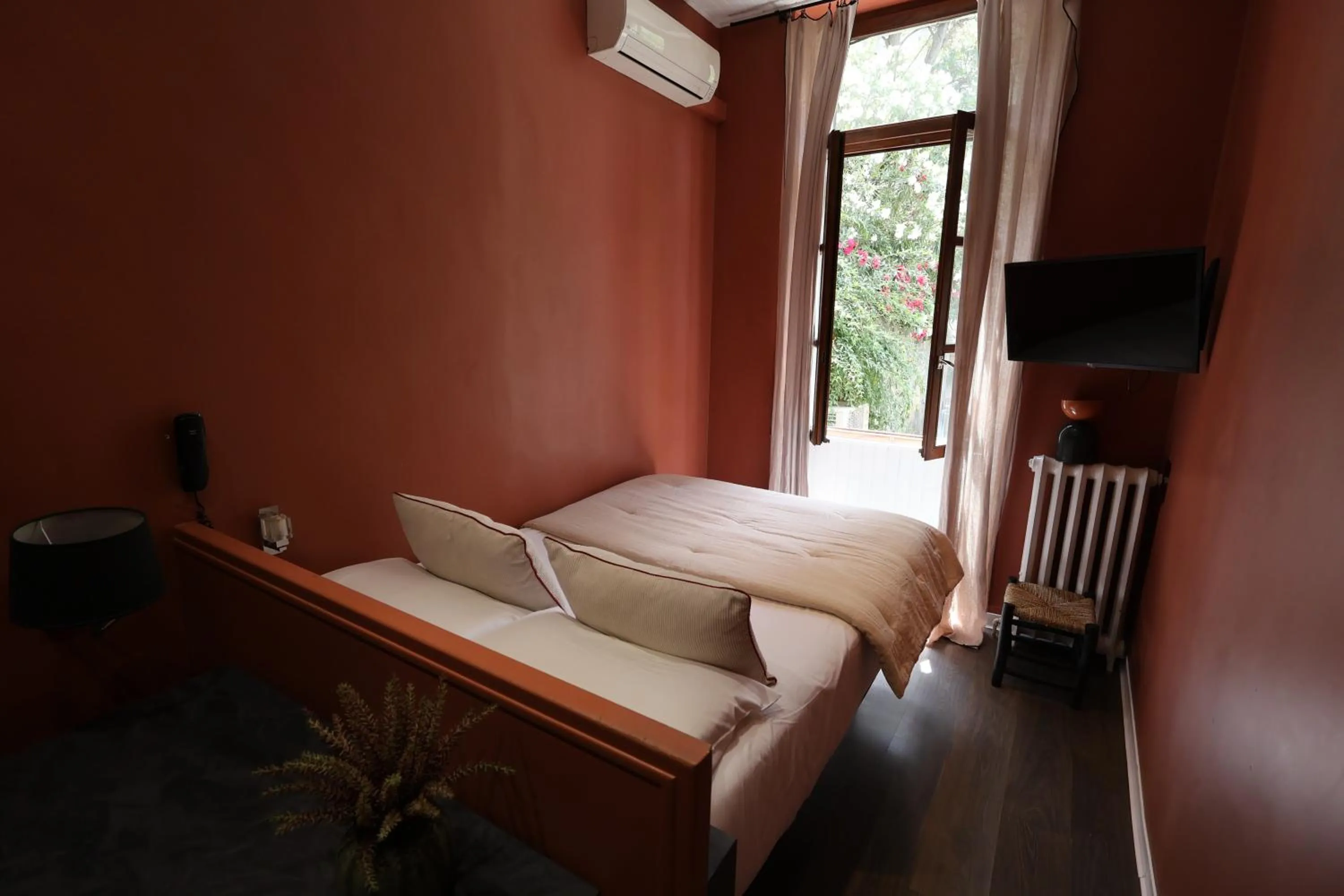 Photo of the whole room, Bed in Boutique Hôtel Azur