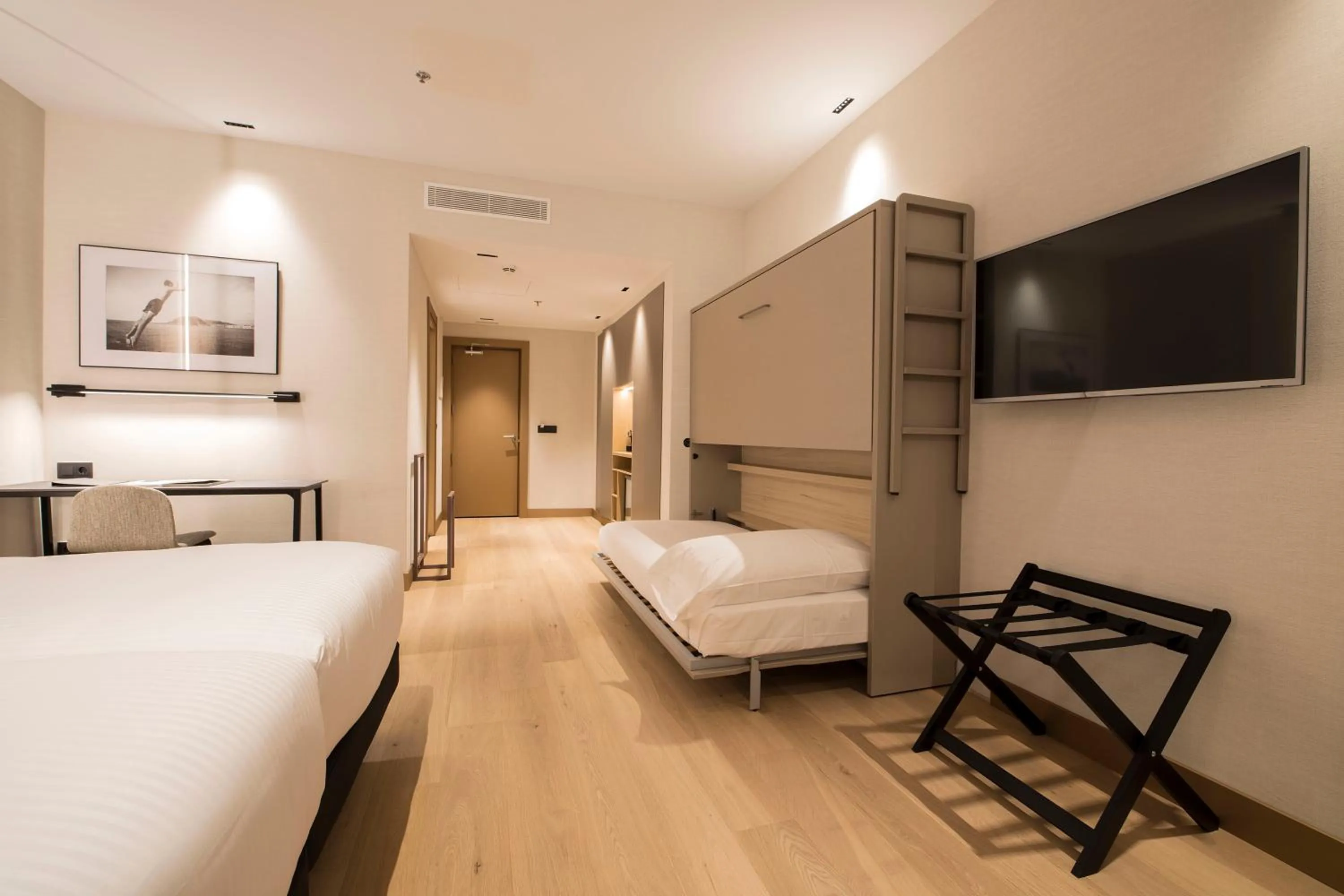 Photo of the whole room, Bed in Zenit Convento San Martin