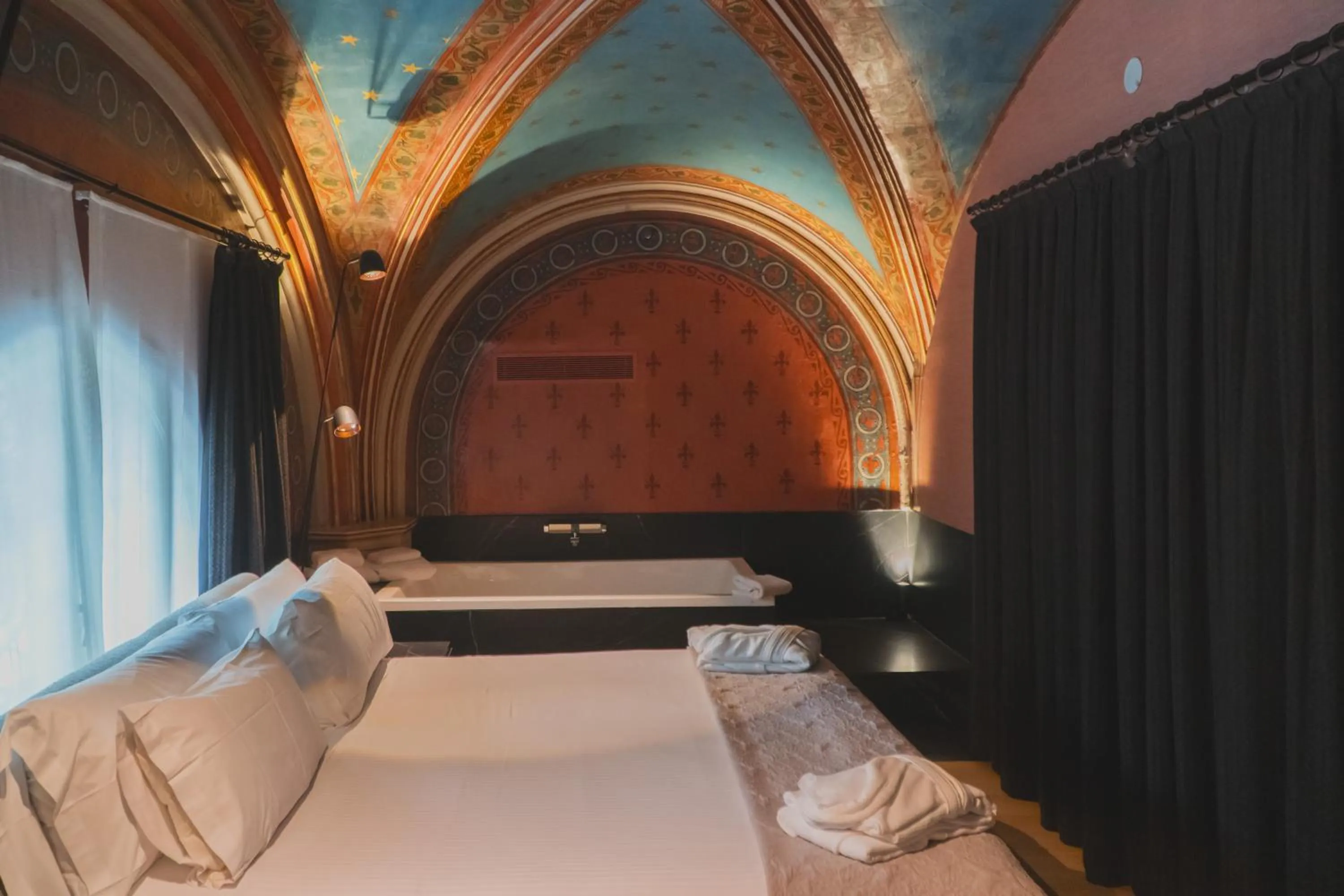 Photo of the whole room, Bed in Zenit Convento San Martin