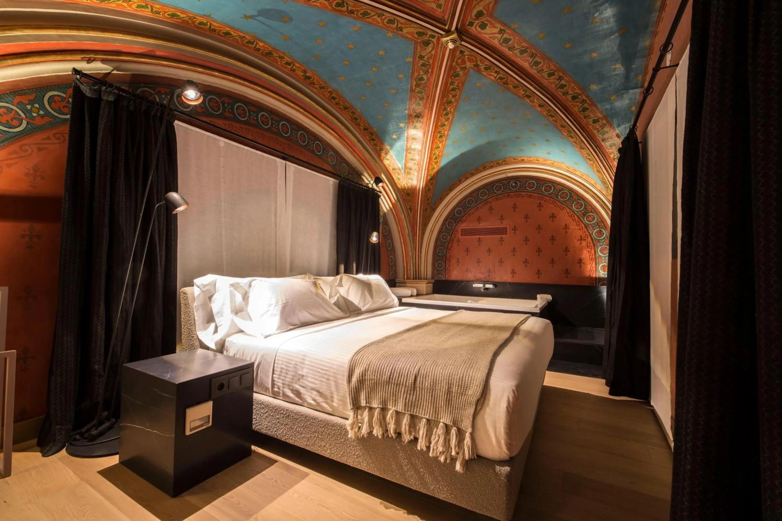 Photo of the whole room, Bed in Zenit Convento San Martin