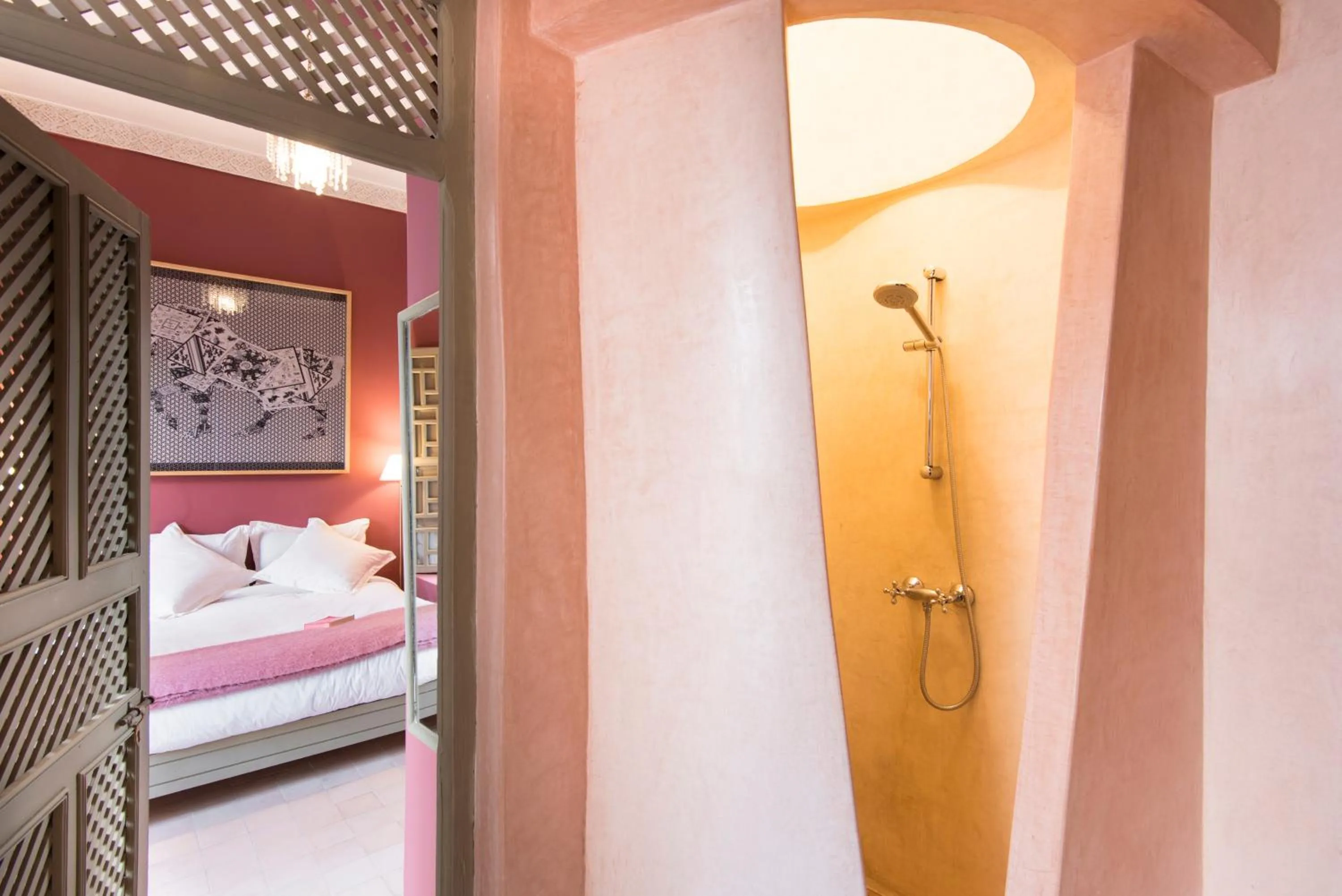 Bathroom, Bed in Riad Hissan