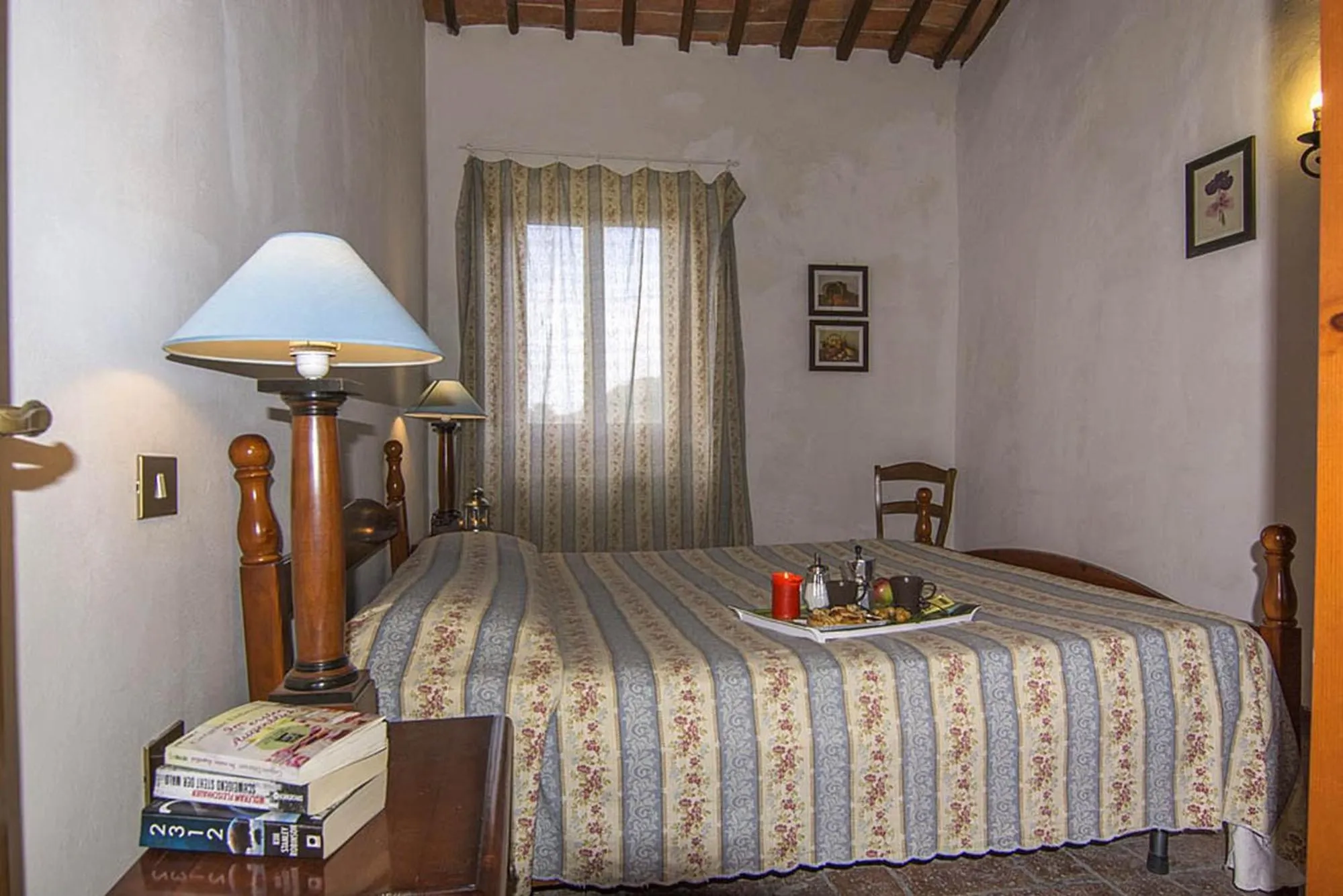 Bedroom, Bed in Agriturismo tranquillo e con vista panoramica