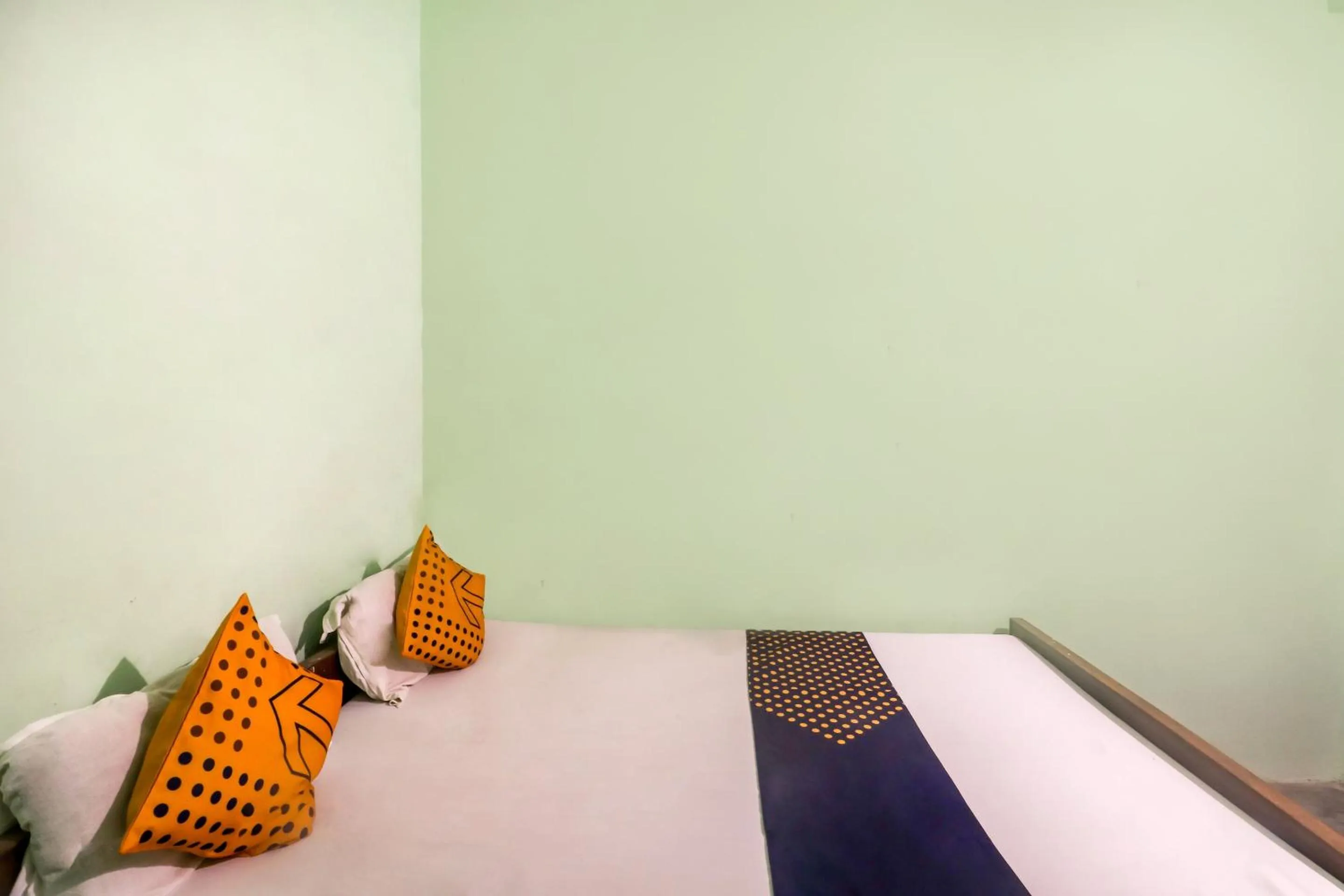 Bedroom, Bed in SPOT ON Mishra Guest House