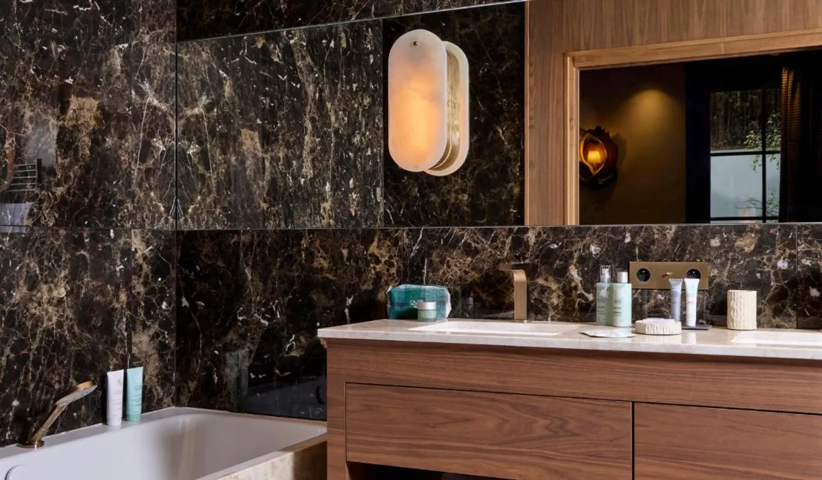 Bathroom in Lodge Park