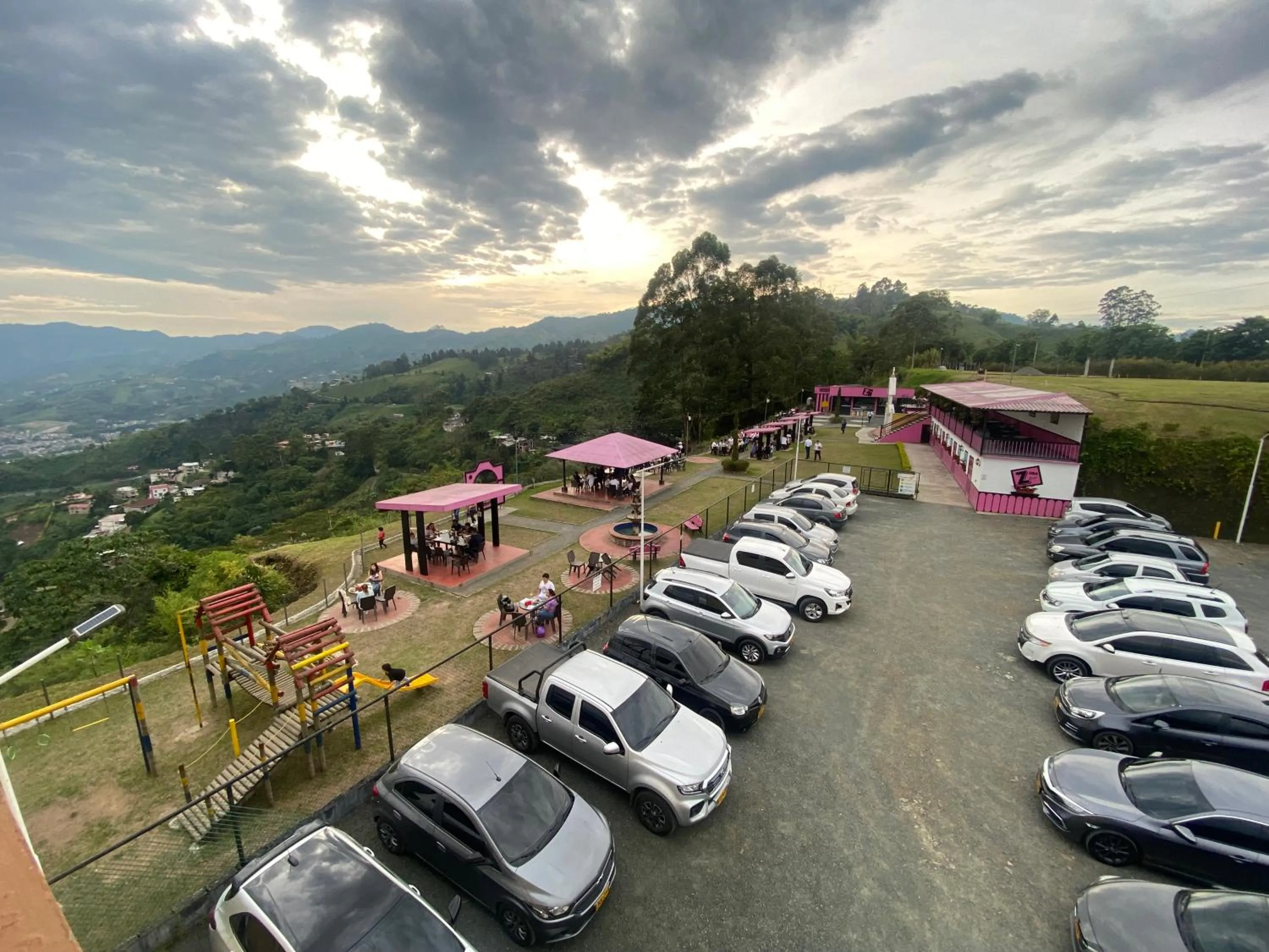 Parking in Hotel Entre Lomas