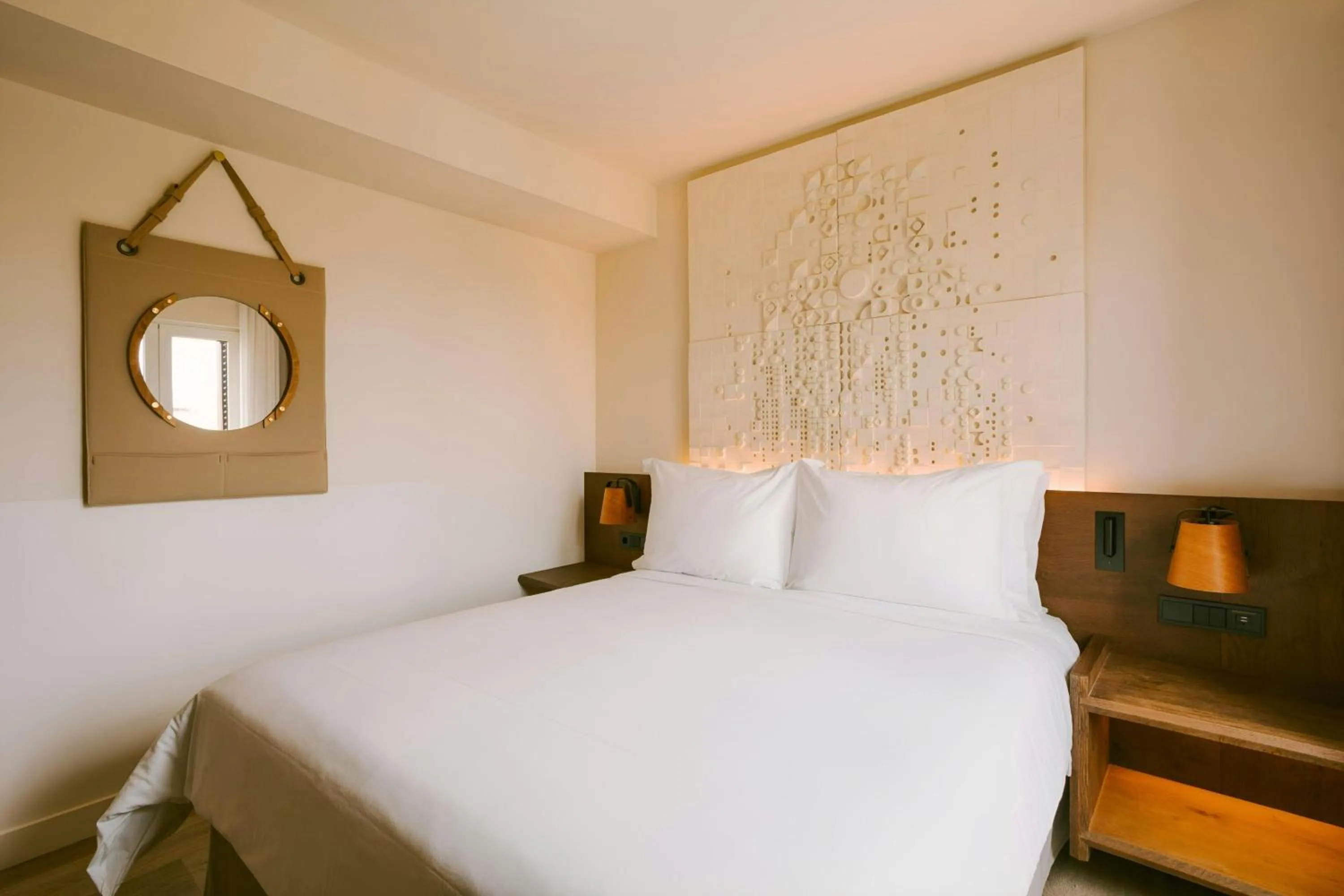 Bedroom, Bed in Casa Luz Hotel Plaça Universitat, Sonder by Marriott Bonvoy