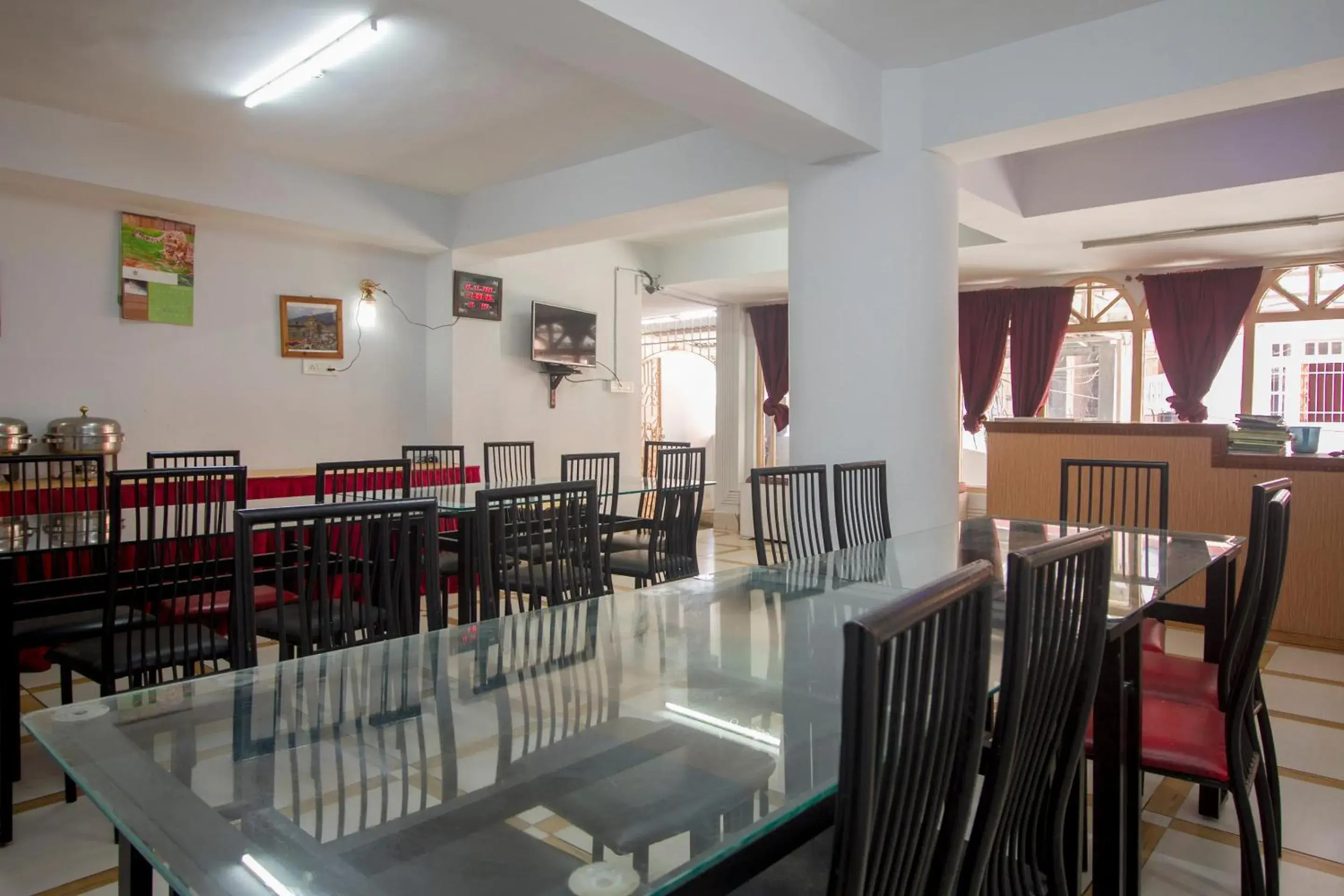 Restaurant/places to eat in Hotel O Nourpem Residency Restaurant/places to eat in Hotel O Nourpem Residency