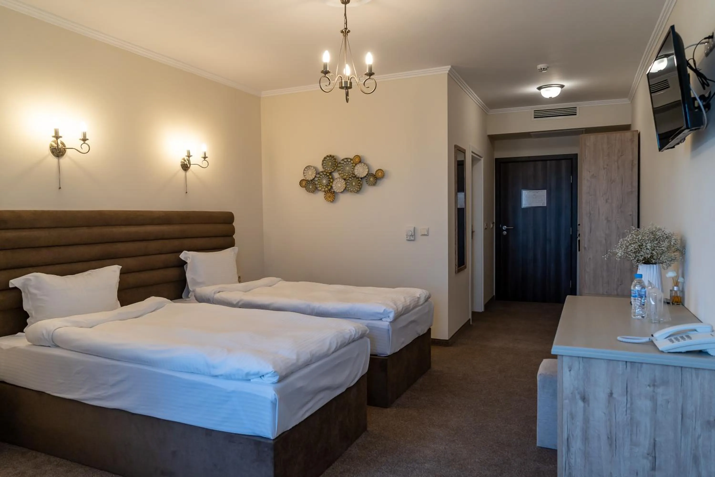 Photo of the whole room, Bed in Villa Della Rosa