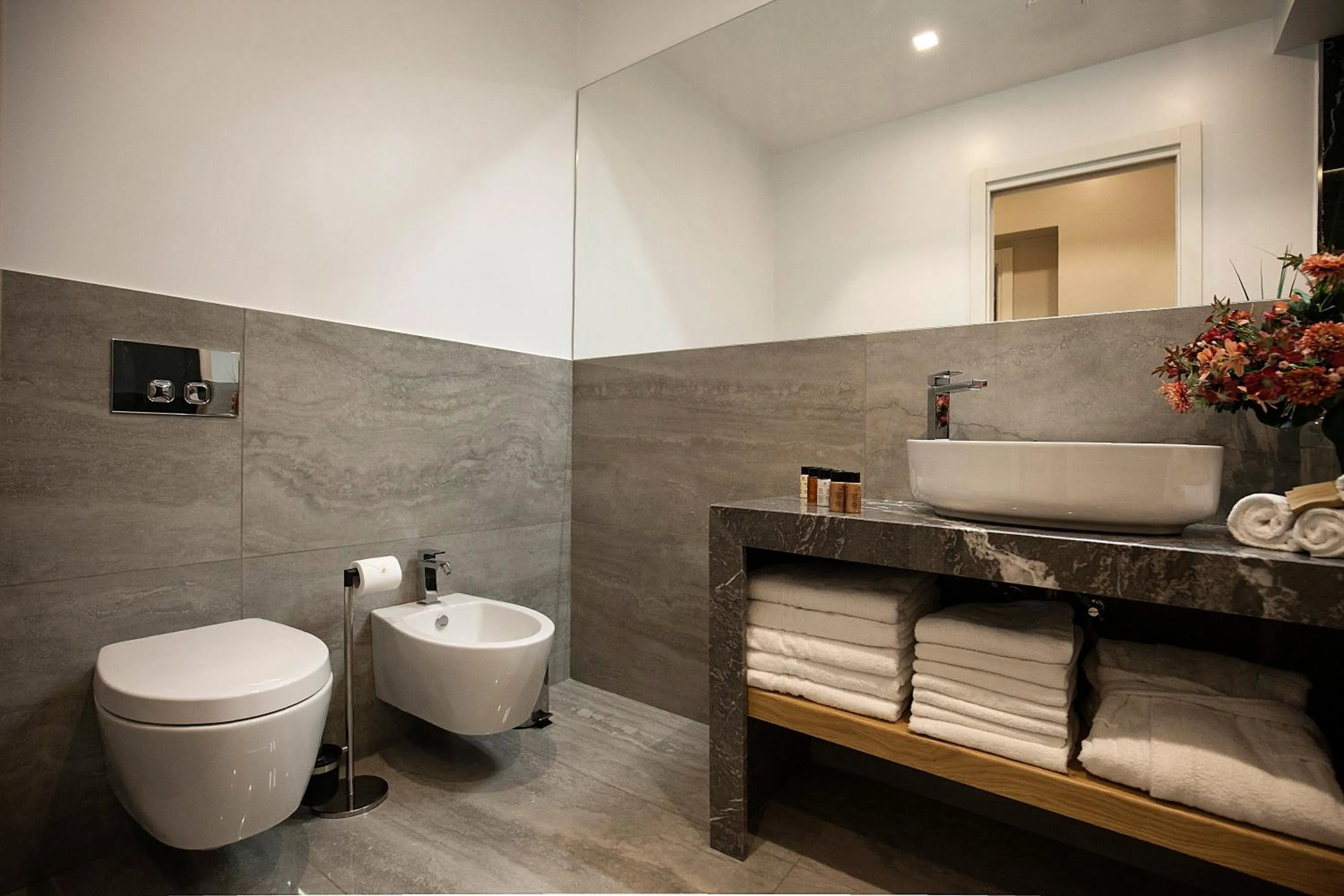 Bathroom in Roman Holidays Boutique