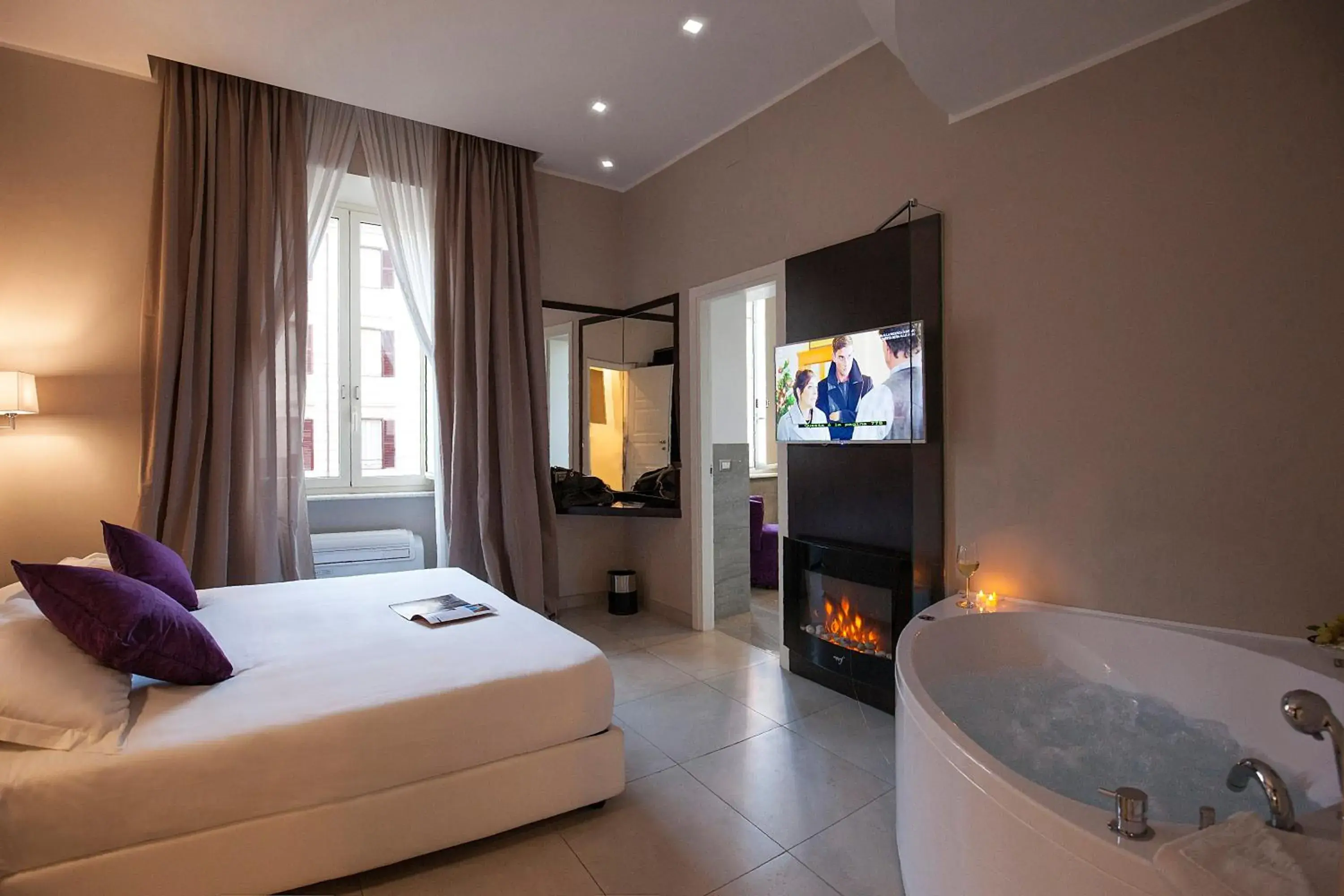 Double or Twin Room with Spa Bath in Roman Holidays Boutique Double or Twin Room with Spa Bath in Roman Holidays Boutique