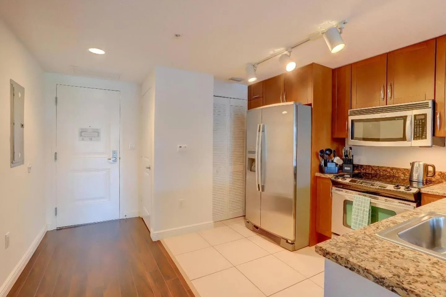 Apartment in Casa Costa condo!Beach pass included