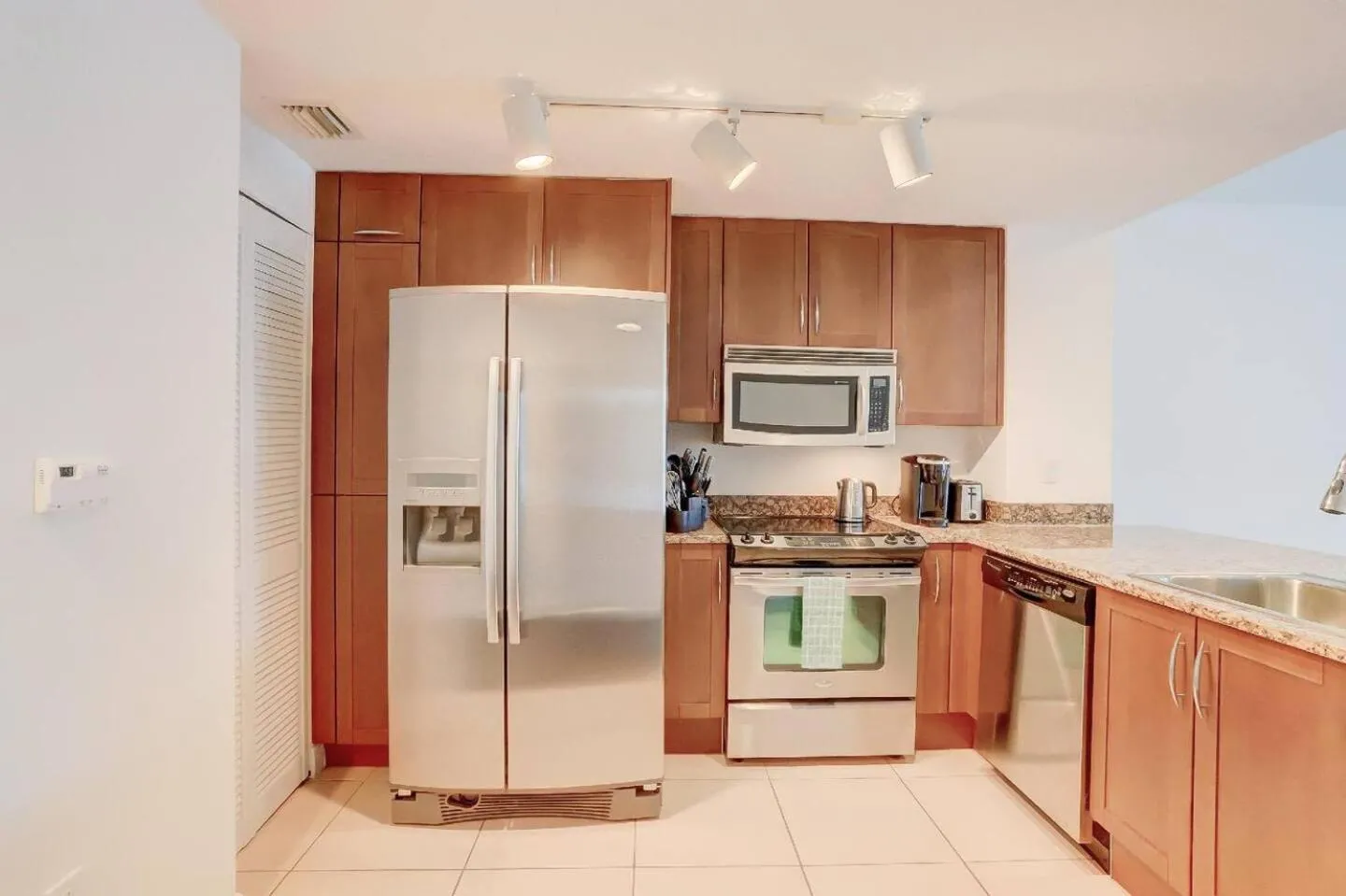 Apartment in Casa Costa condo!Beach pass included