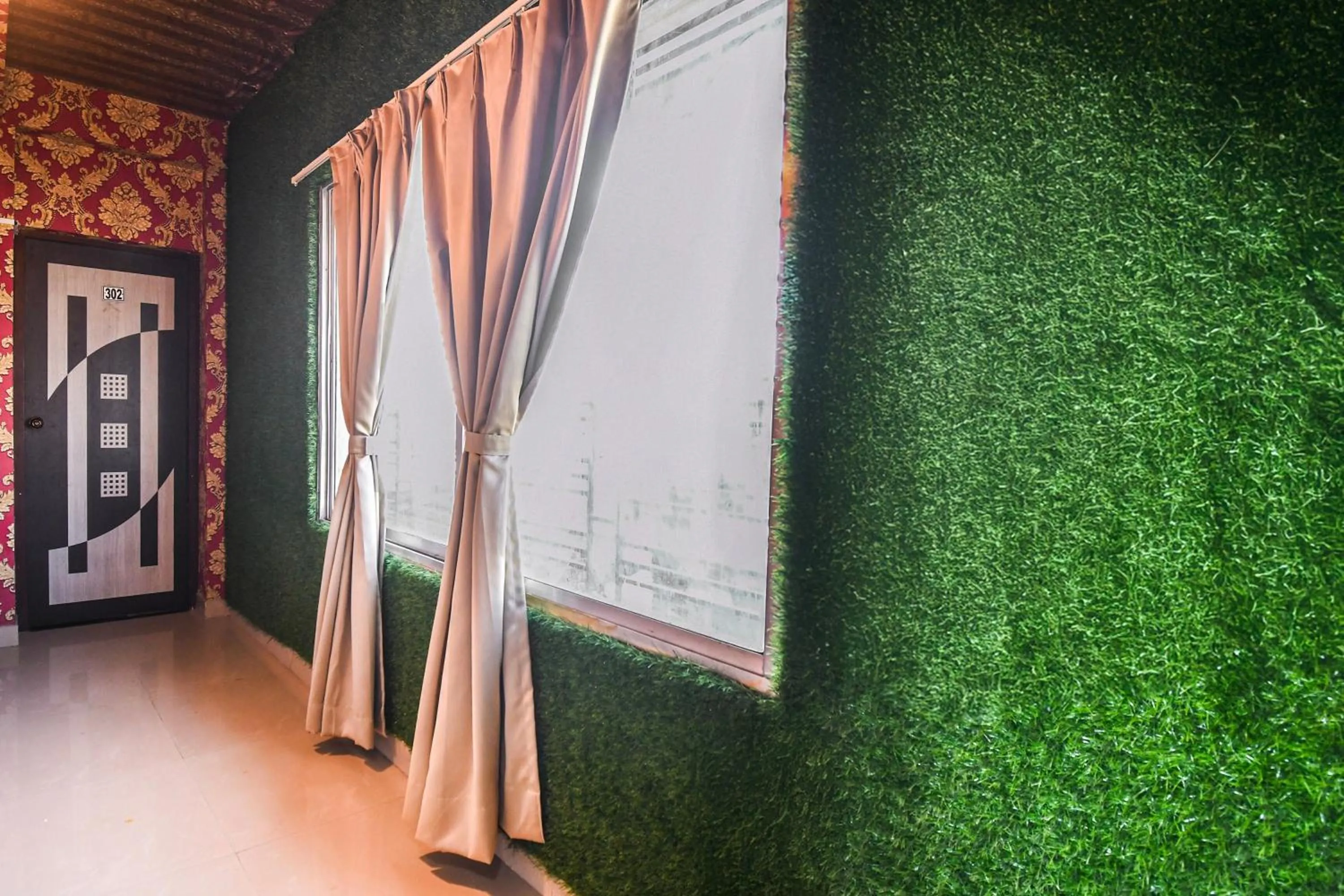 Lobby or reception in Super Hotel O Champasari Siliguri formerly Four Fox Suits