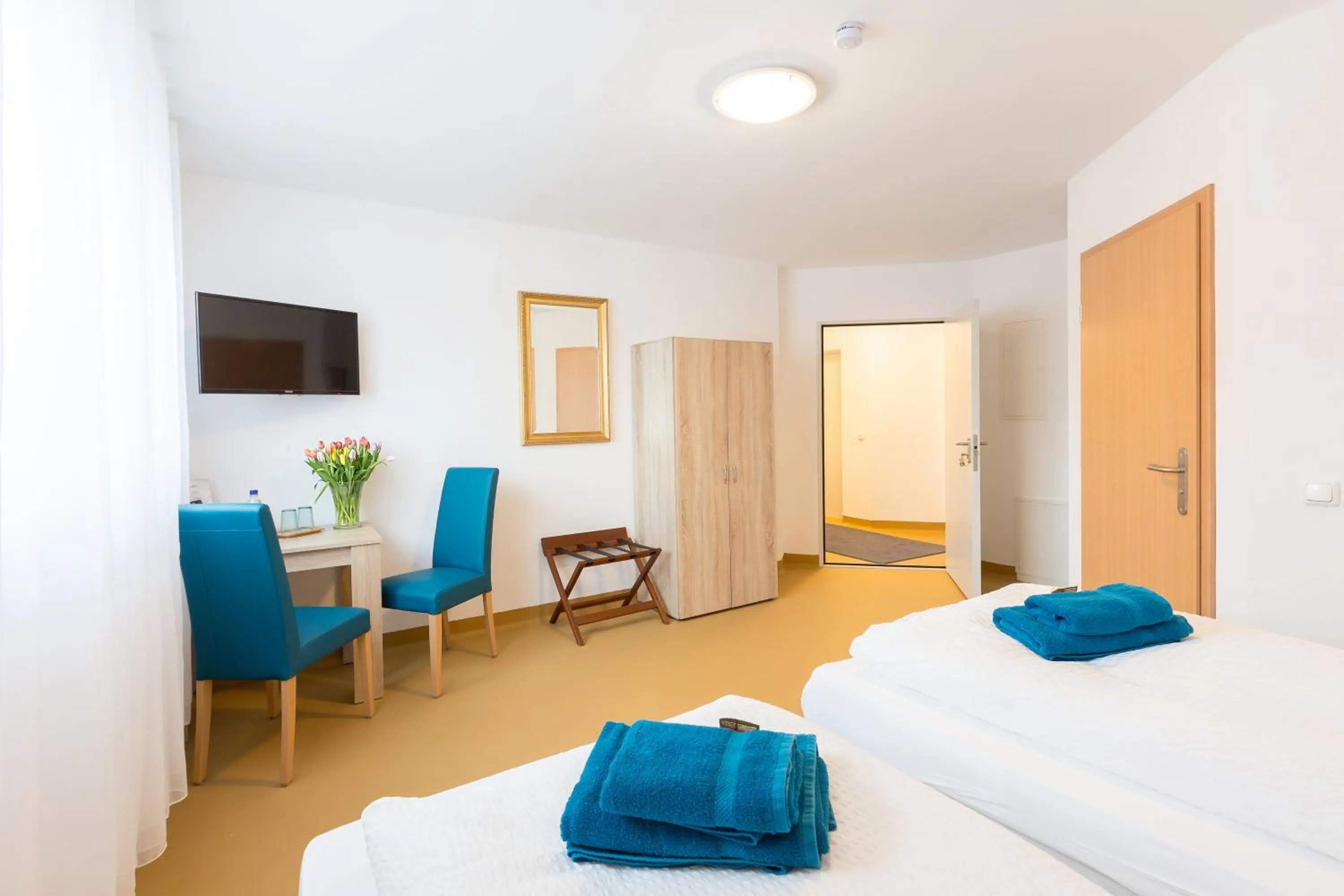 Photo of the whole room, Bed in Hotel Ludwig