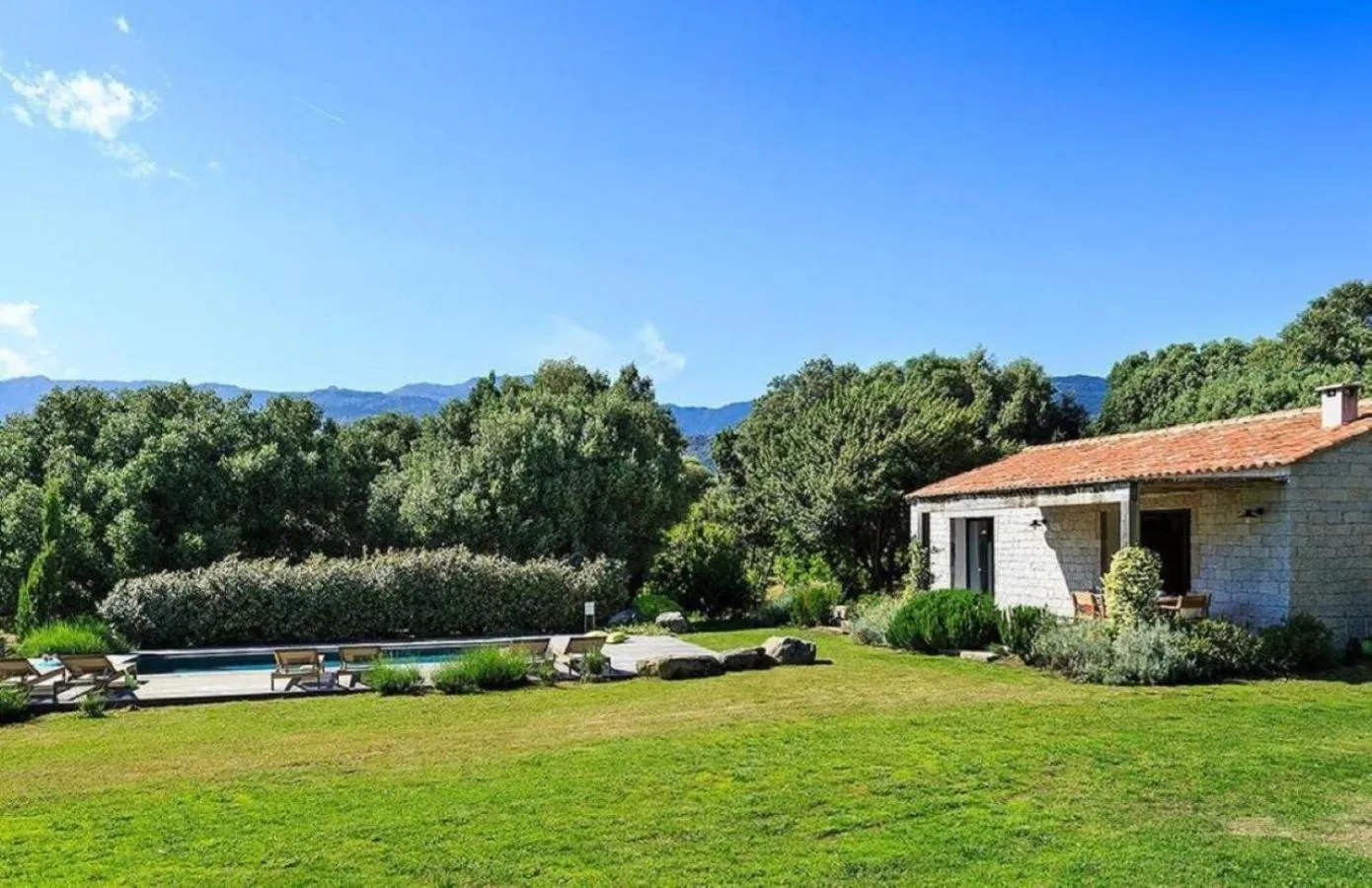 Property building in Domaine de Peretti della Rocca