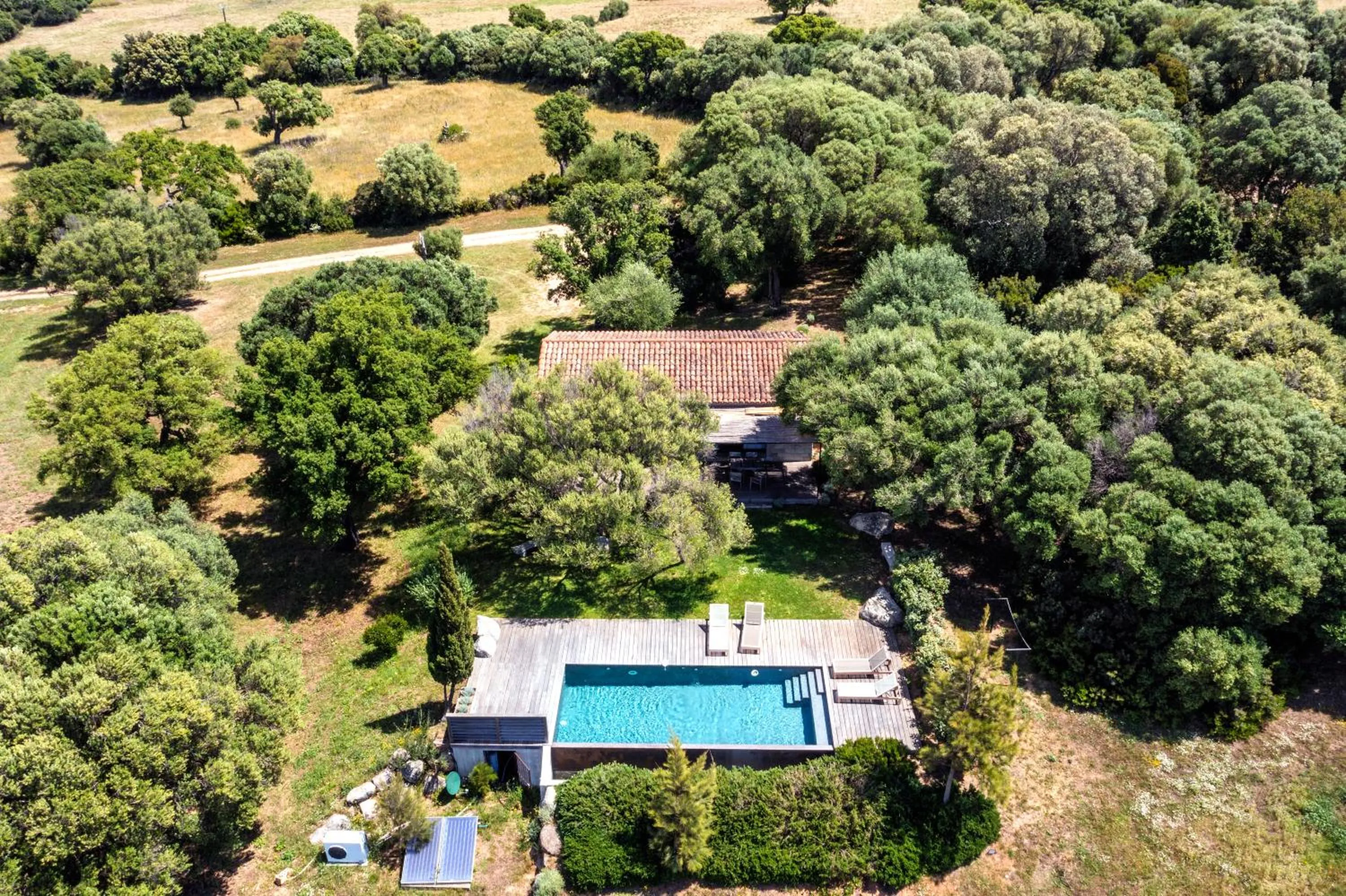 Bird's eye view in Domaine de Peretti della Rocca