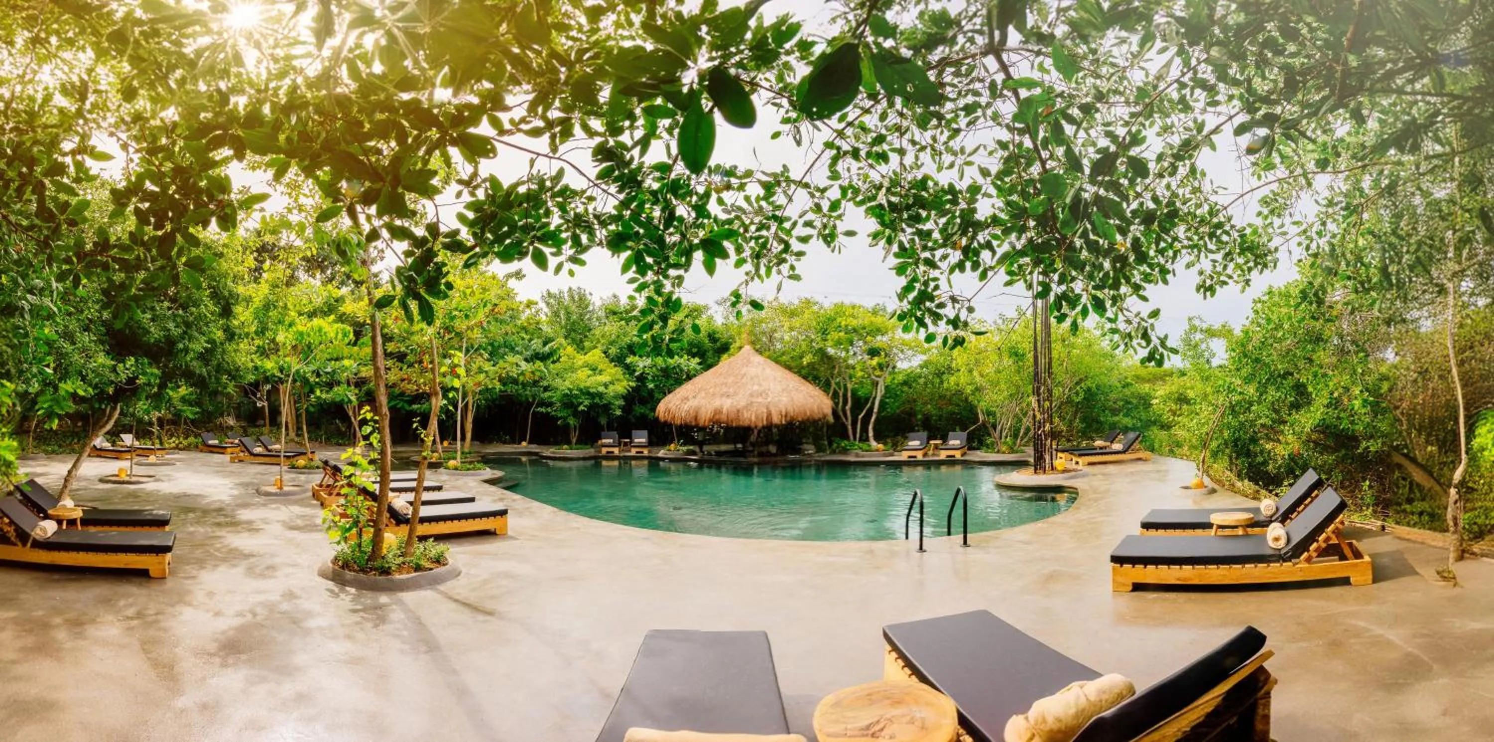 Pool view in Éteka Slow Beach Hotel Adults Only