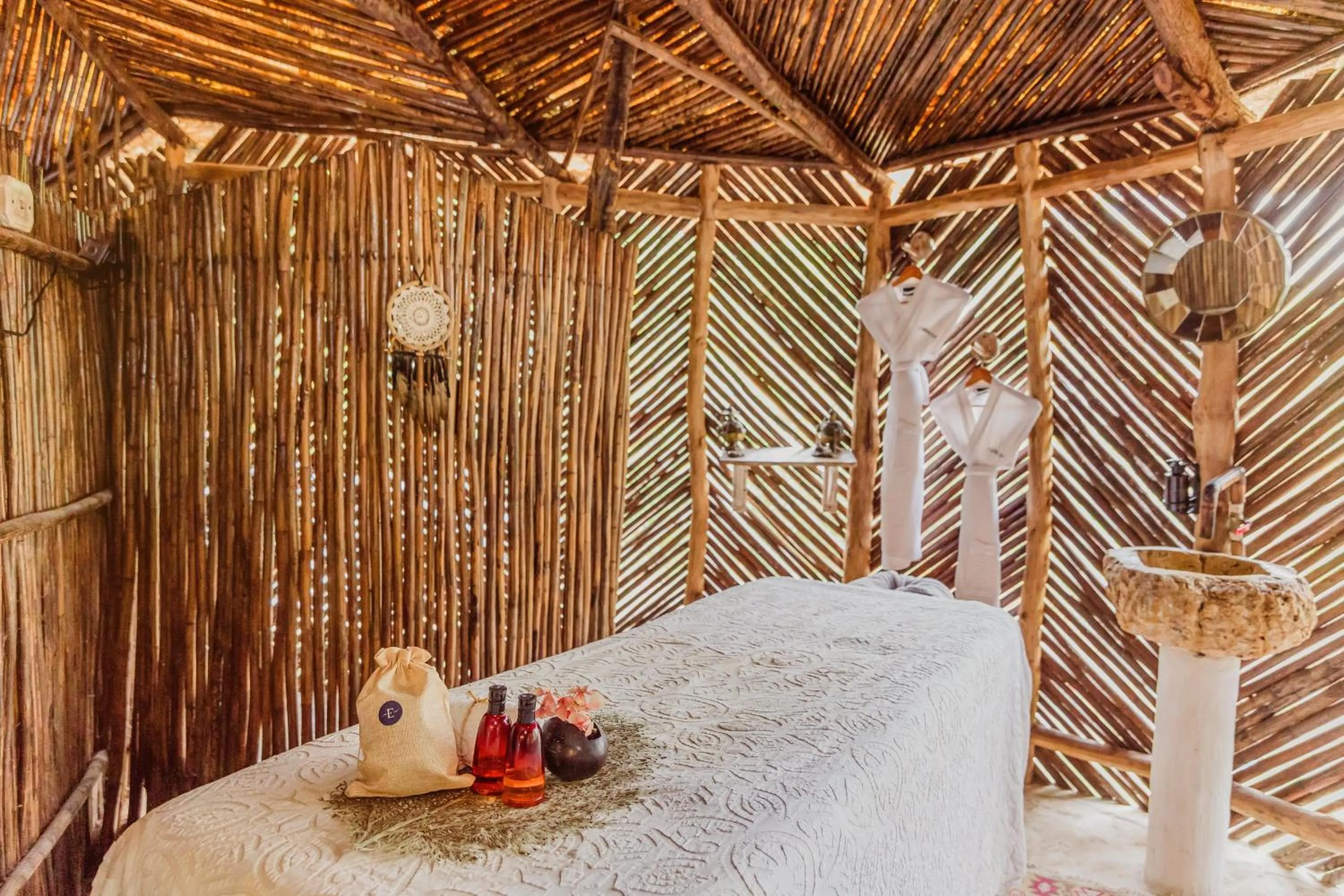 Spa and wellness centre/facilities in Éteka Slow Beach Hotel Adults Only