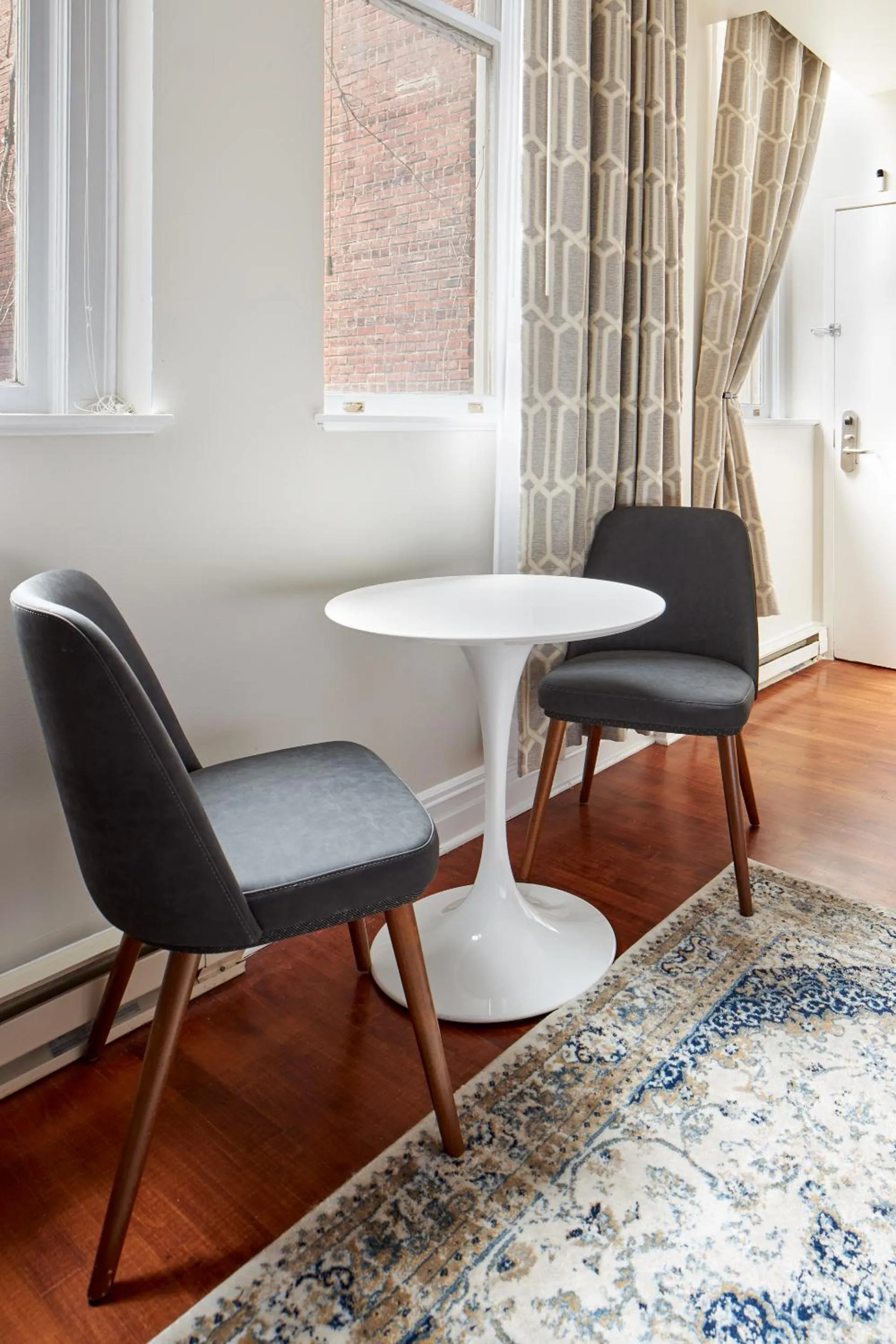 Living room in The Arco powered by Sonder