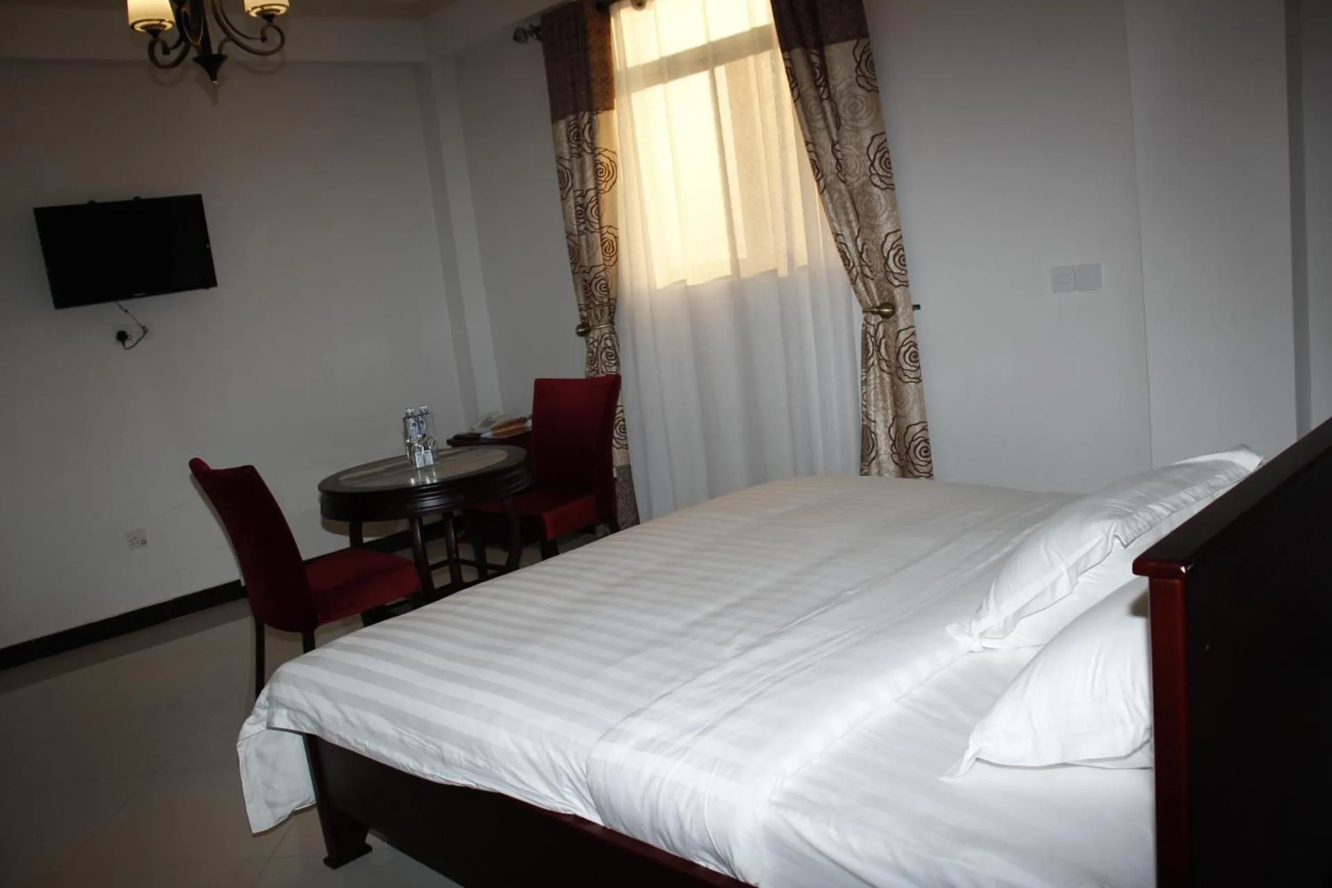 Bed in Kenlon Hotel Kampala