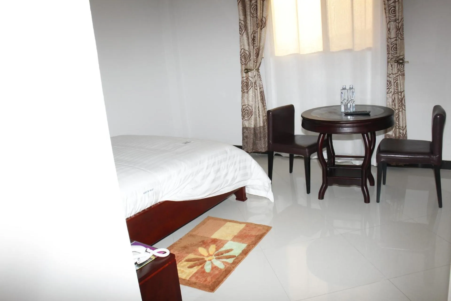 Photo of the whole room in Kenlon Hotel Kampala