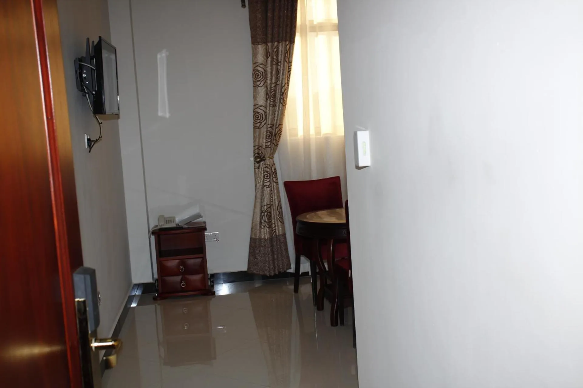 TV and multimedia in Kenlon Hotel Kampala