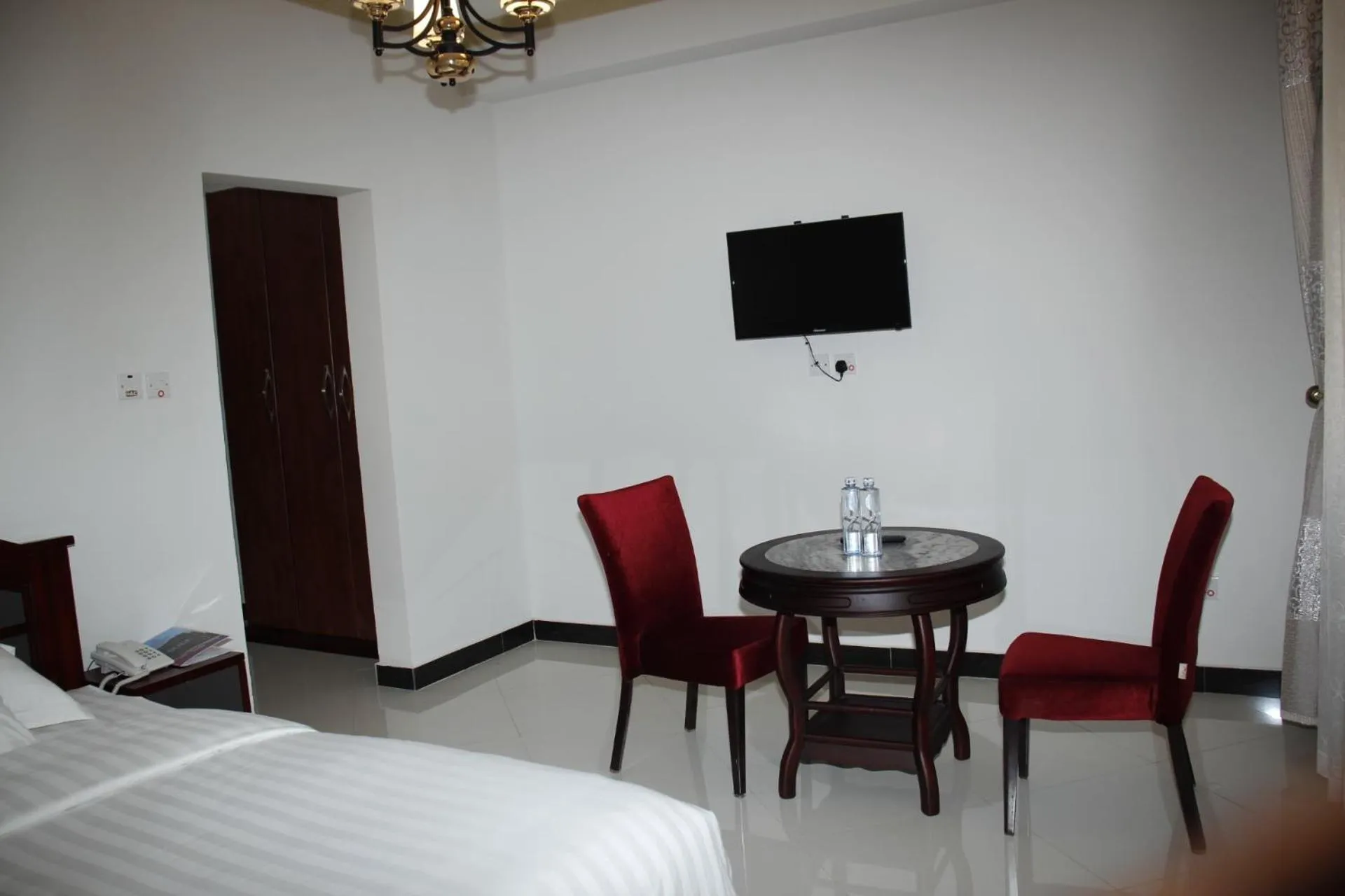 TV and multimedia in Kenlon Hotel Kampala