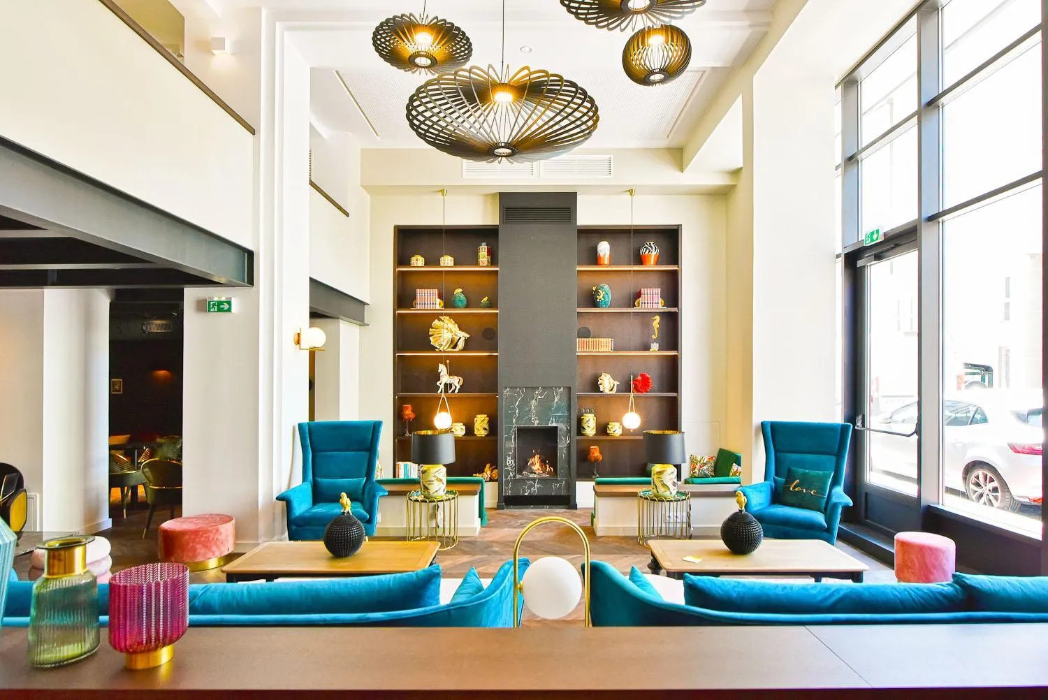 Lounge or bar in Hôtel La Villa Port d'Antibes & Spa