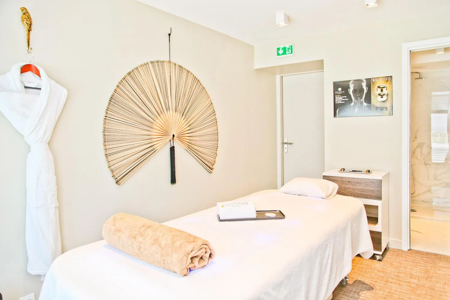 Massage, Bed in Hôtel La Villa Port d'Antibes & Spa