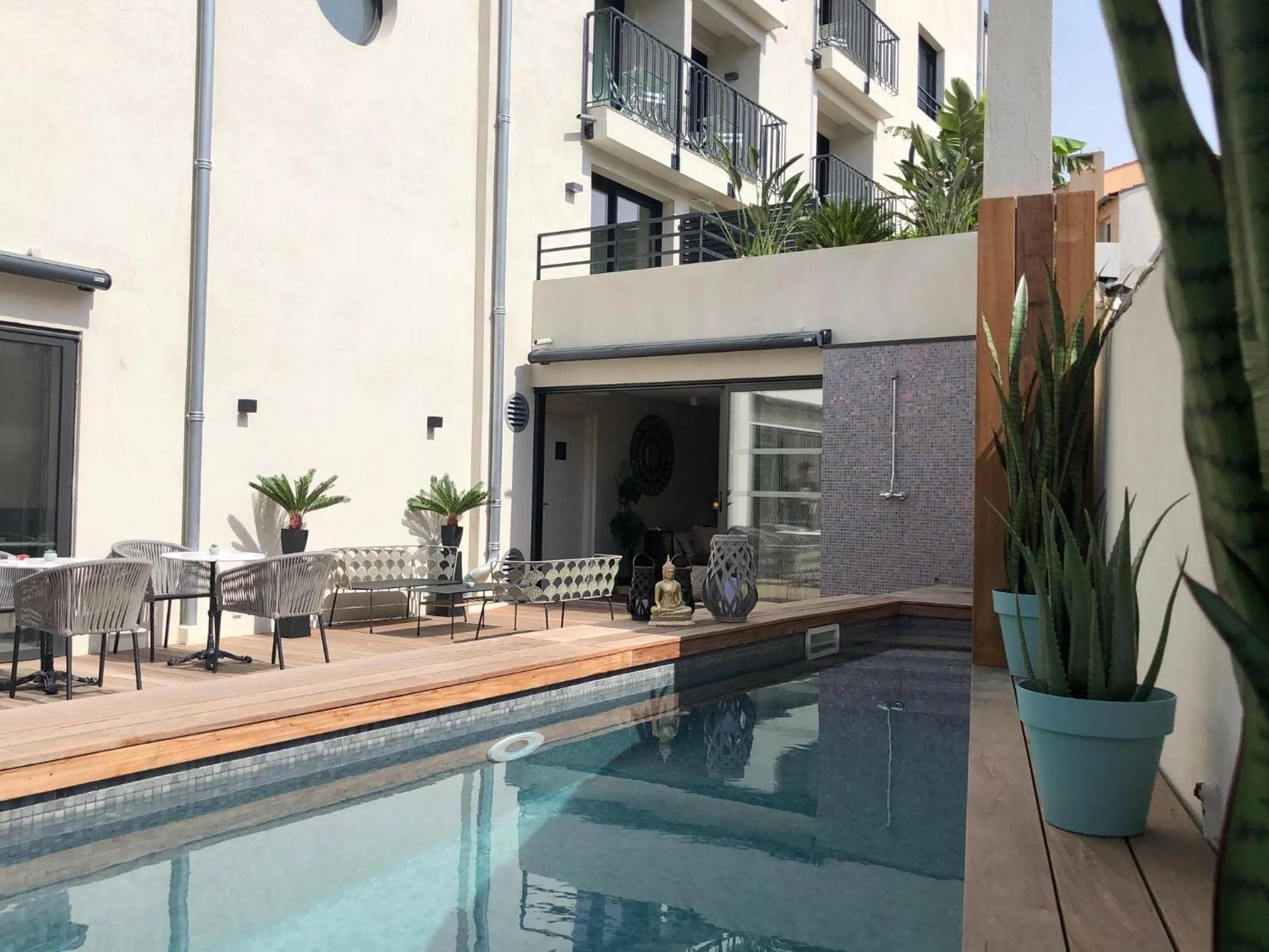 Patio in Hôtel La Villa Port d'Antibes & Spa