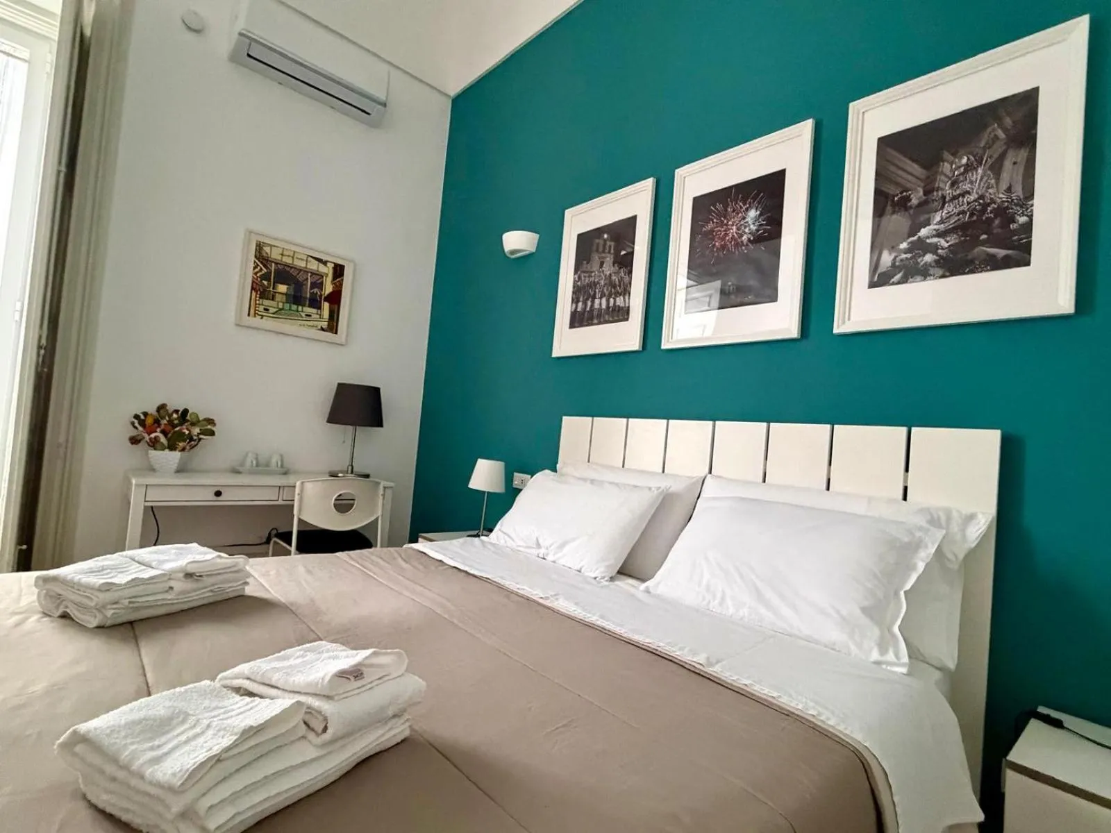 Bed in Duomo Rooms b&b