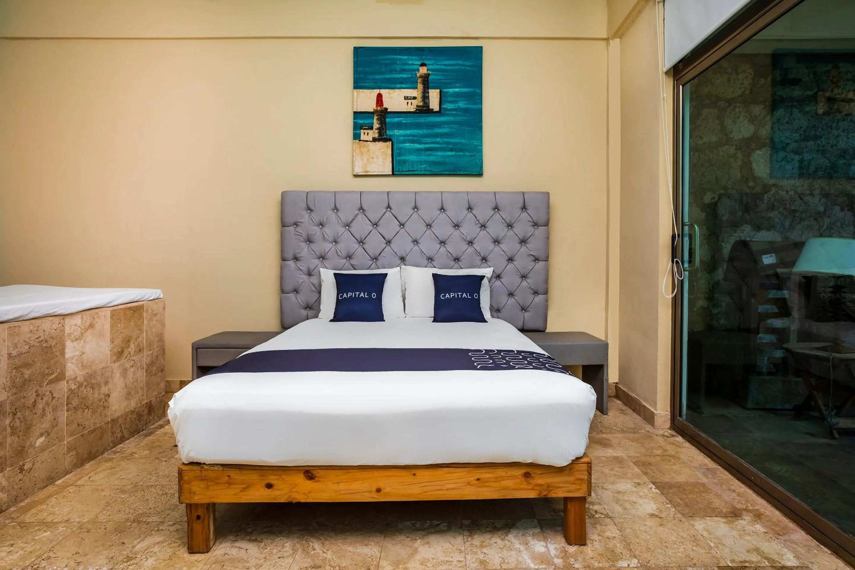 Bedroom, Bed in Capital O Cancun International Airport 24 7