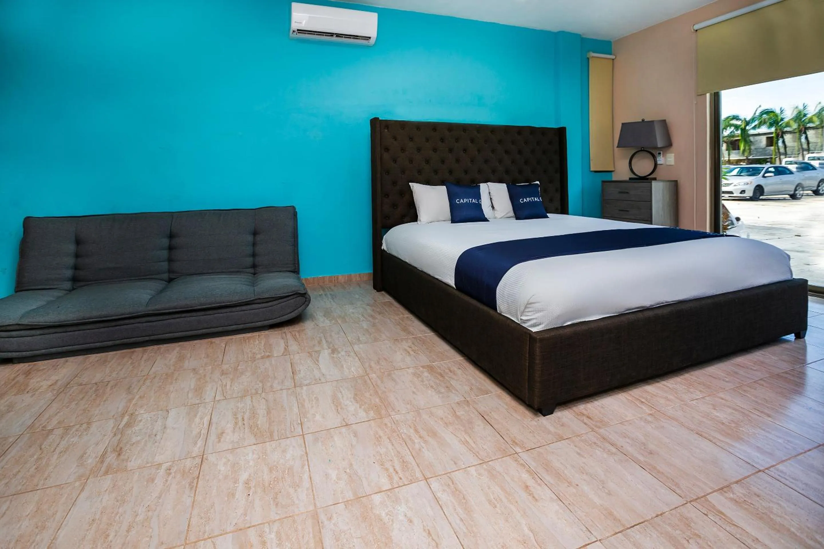 Bedroom, Bed in Capital O Cancun International Airport 24 7