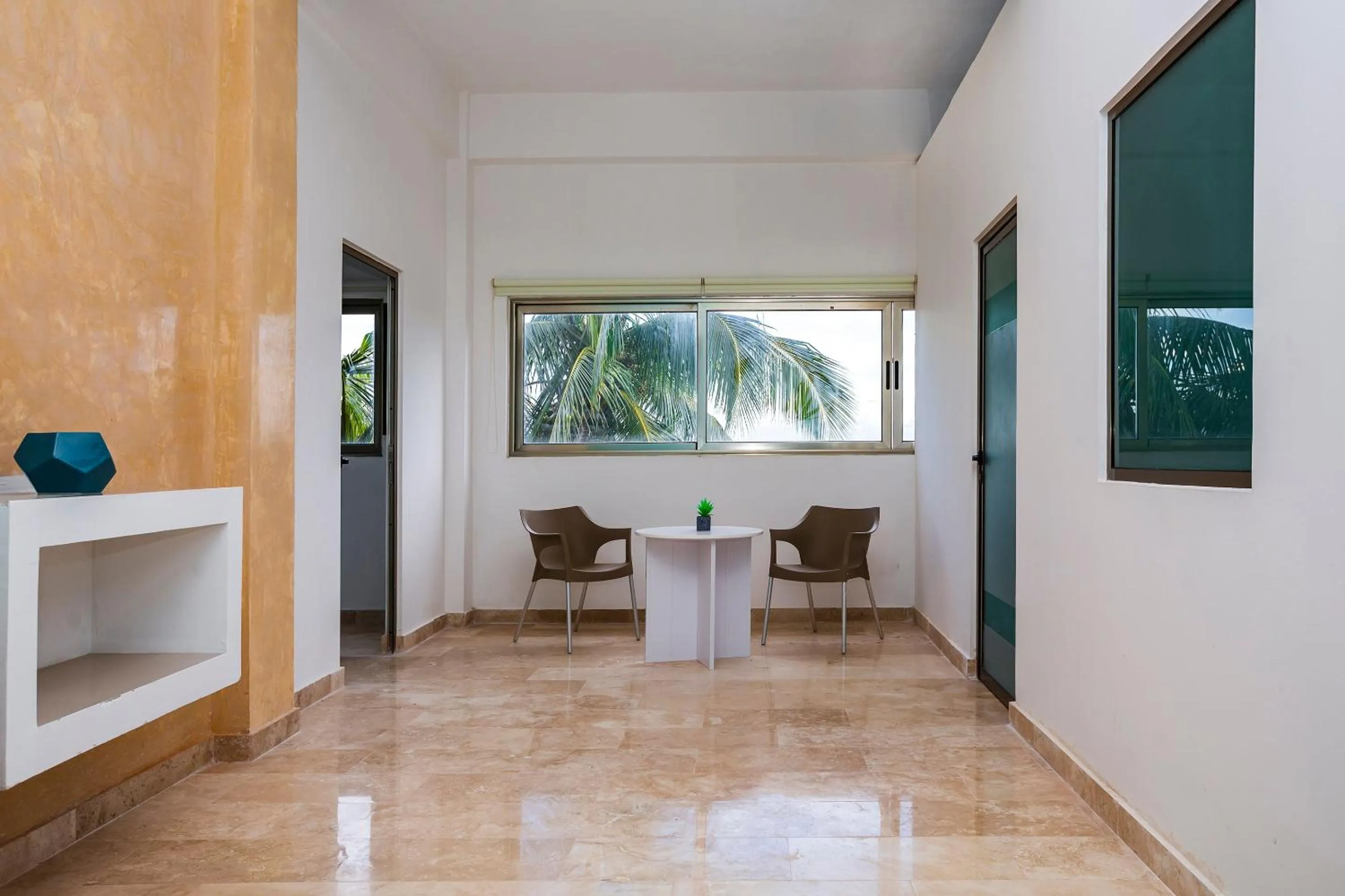 Bedroom in Capital O Cancun International Airport 24 7