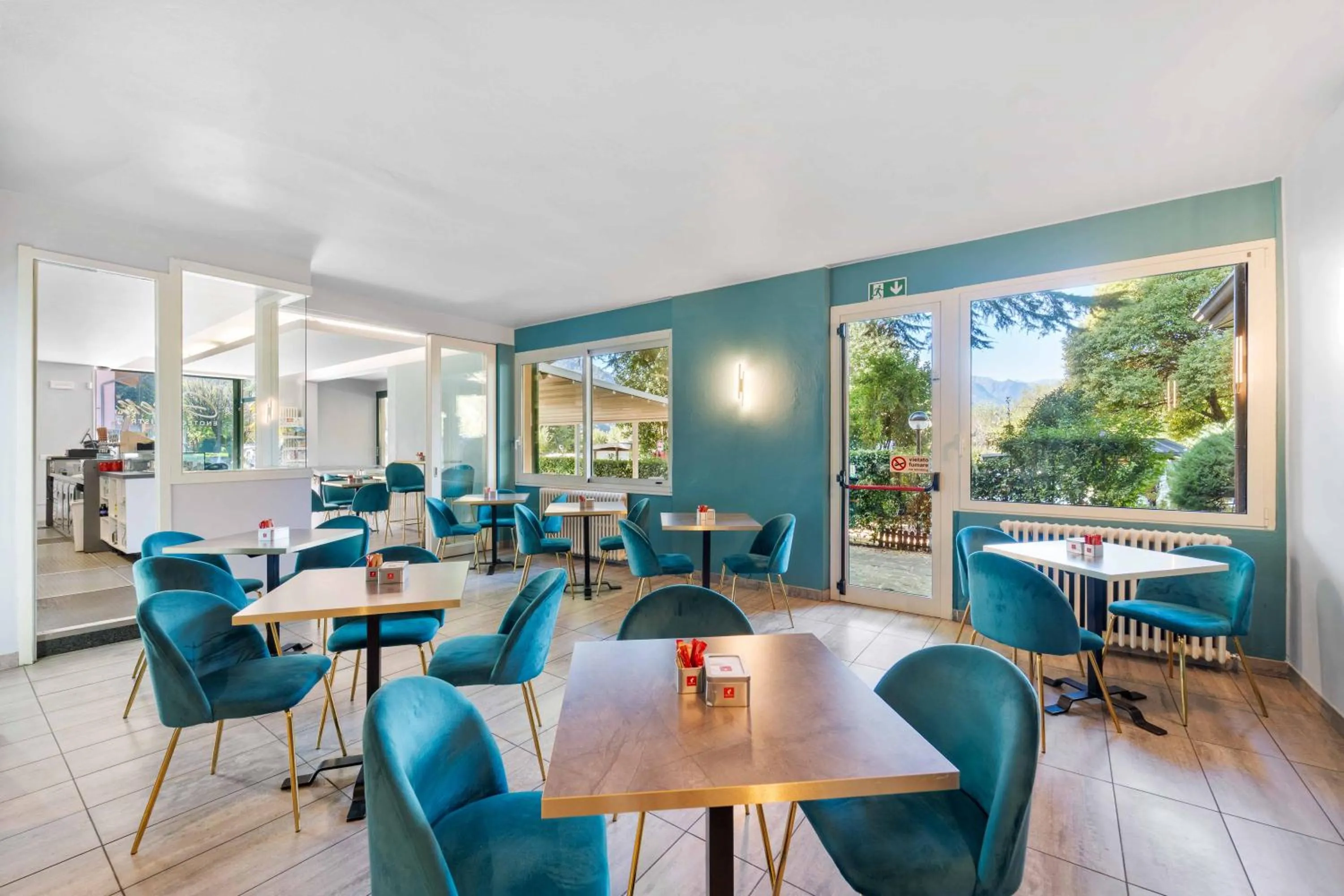 Restaurant/places to eat in Green Village Accommodations