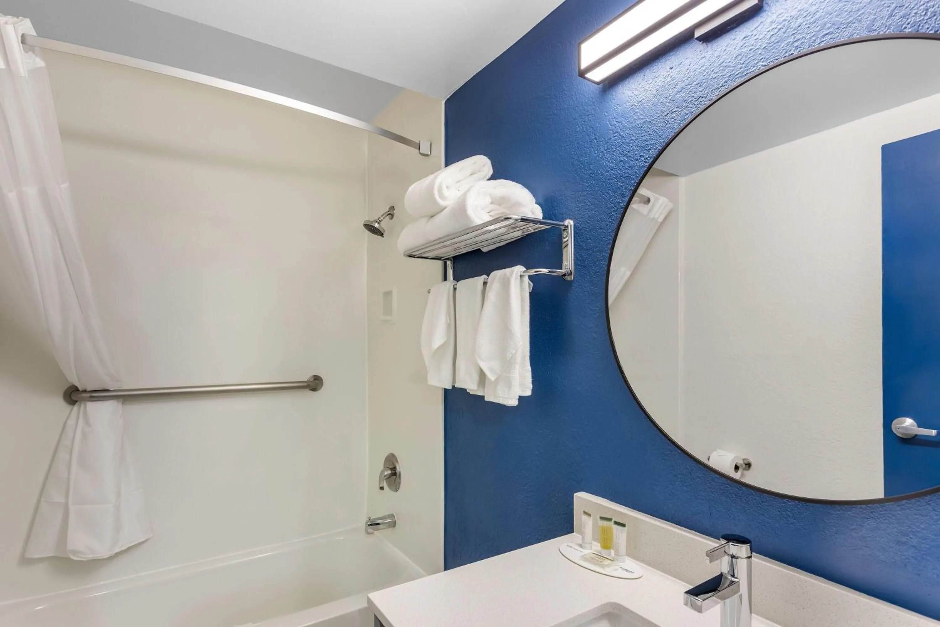 Bathroom in Super 8 by Wyndham Chicago IL