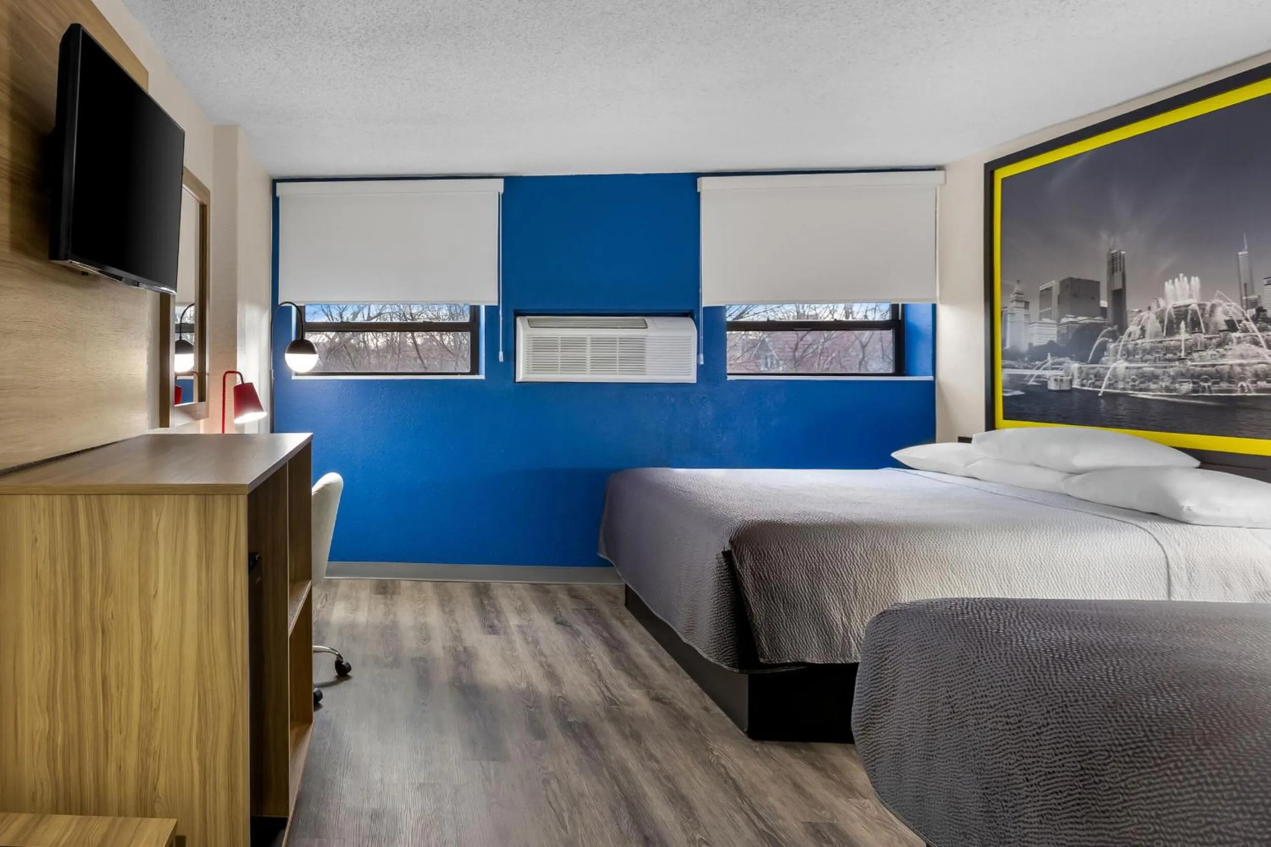 Bedroom, Bed in Super 8 by Wyndham Chicago IL