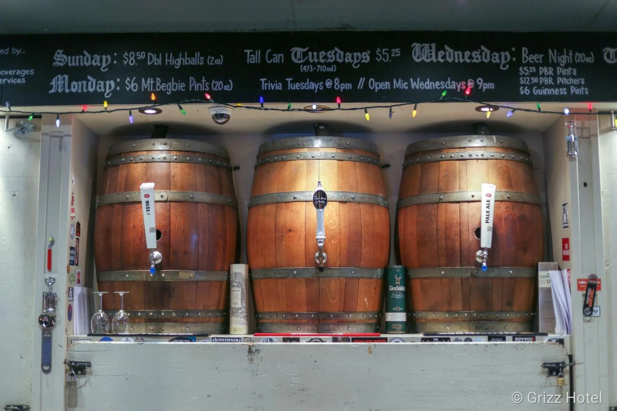 Lounge or bar in Grizz Hotel