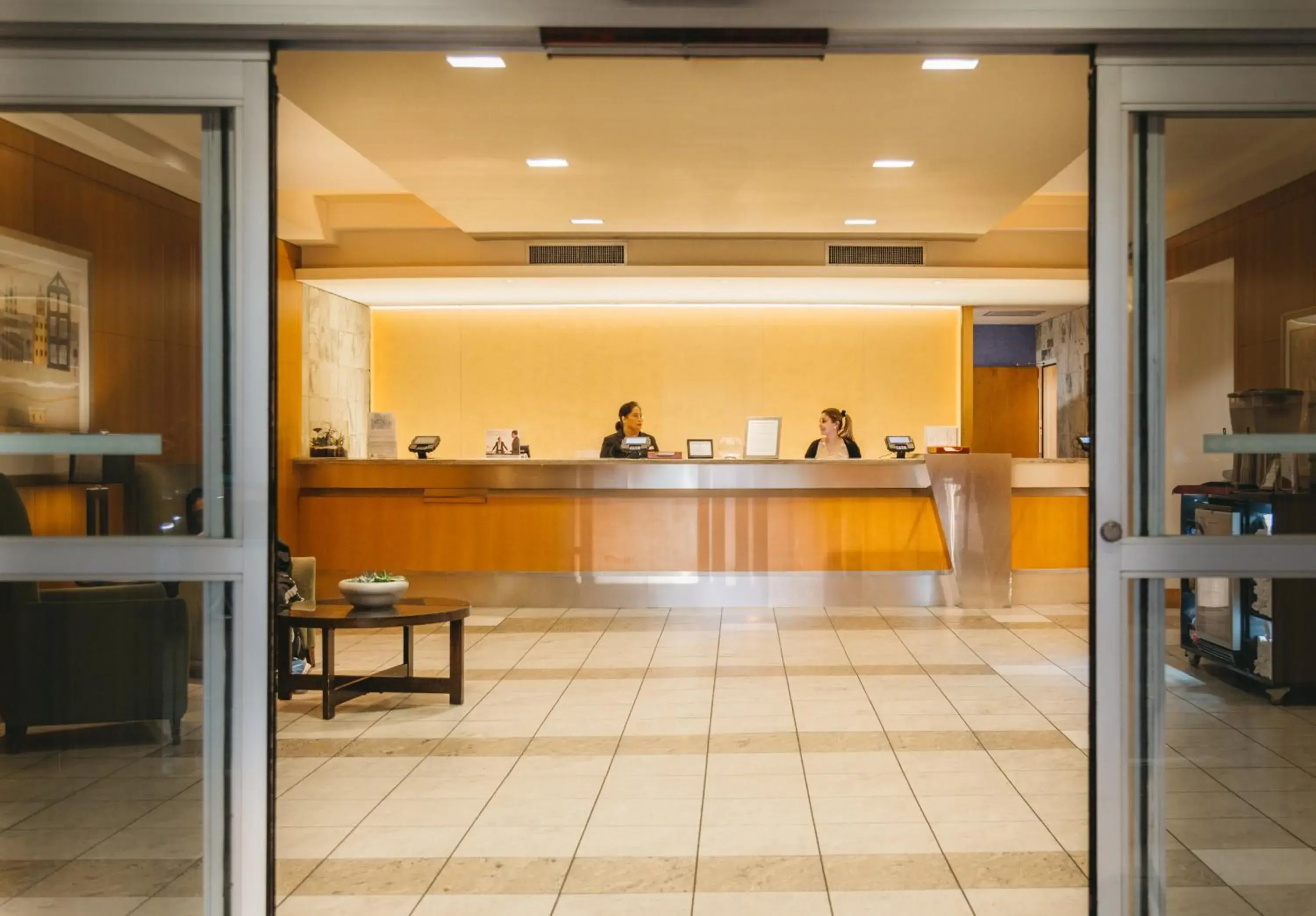 Property building in Crowne Plaza San Francisco Airport by IHG Property building in Crowne Plaza San Francisco Airport by IHG