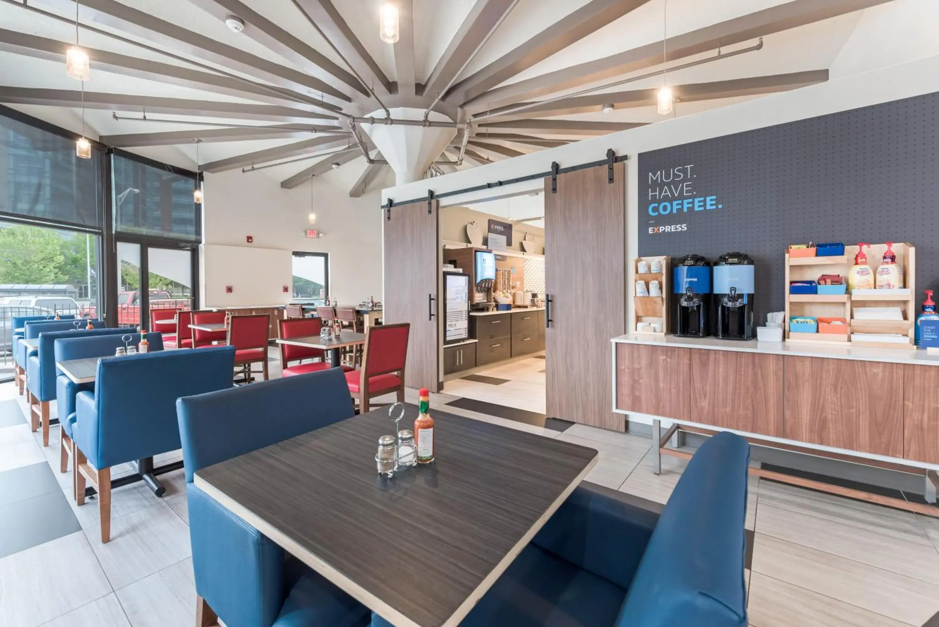 Breakfast in Holiday Inn Express - Columbus Downtown by IHG Breakfast in Holiday Inn Express - Columbus Downtown by IHG