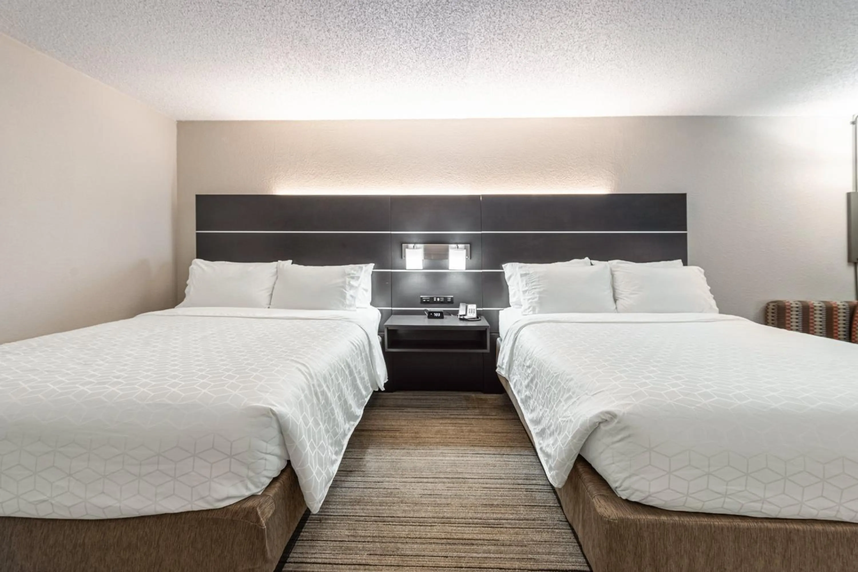 Photo of the whole room, Bed in Holiday Inn Express - Columbus Downtown by IHG