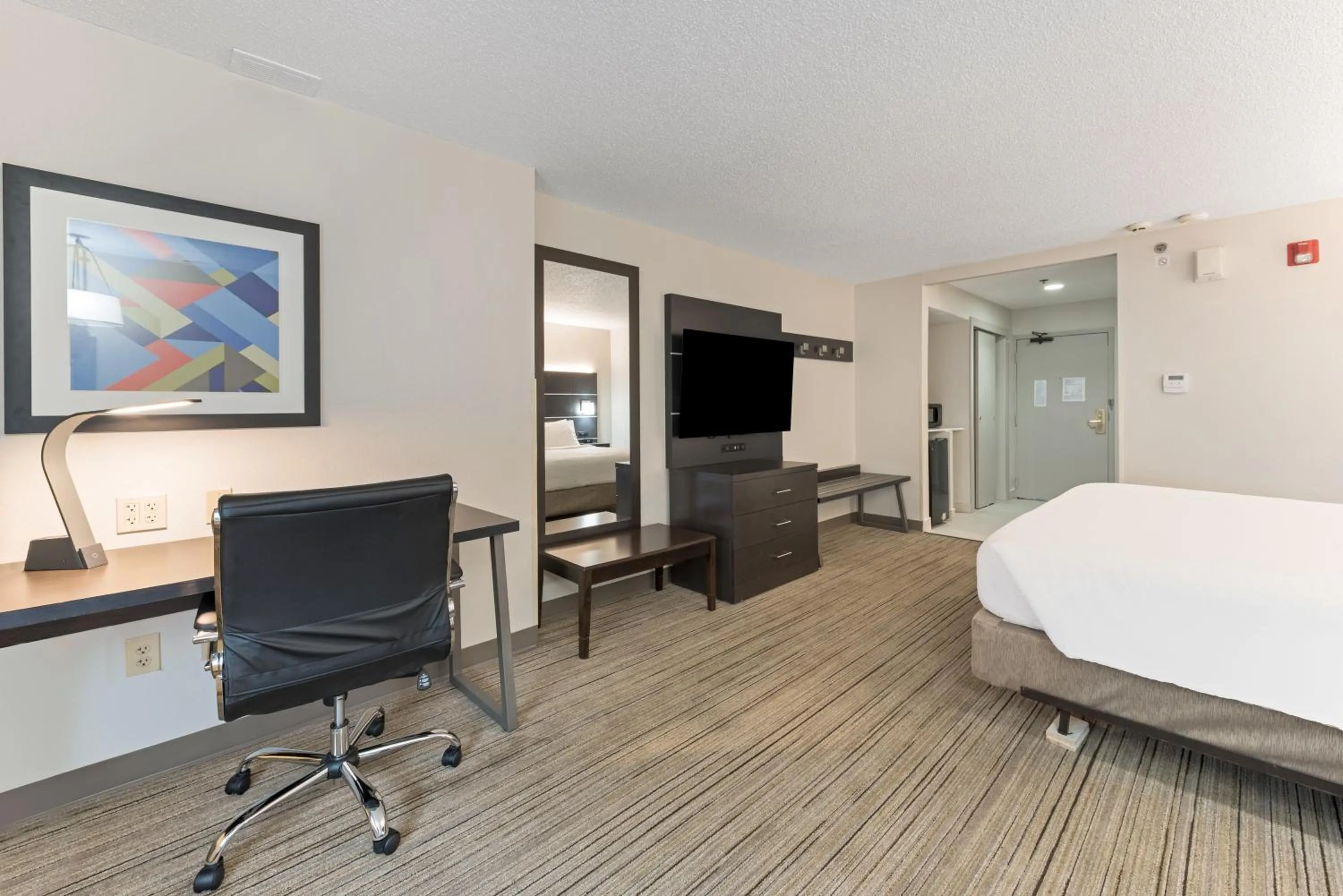 Photo of the whole room, Bed in Holiday Inn Express - Columbus Downtown by IHG