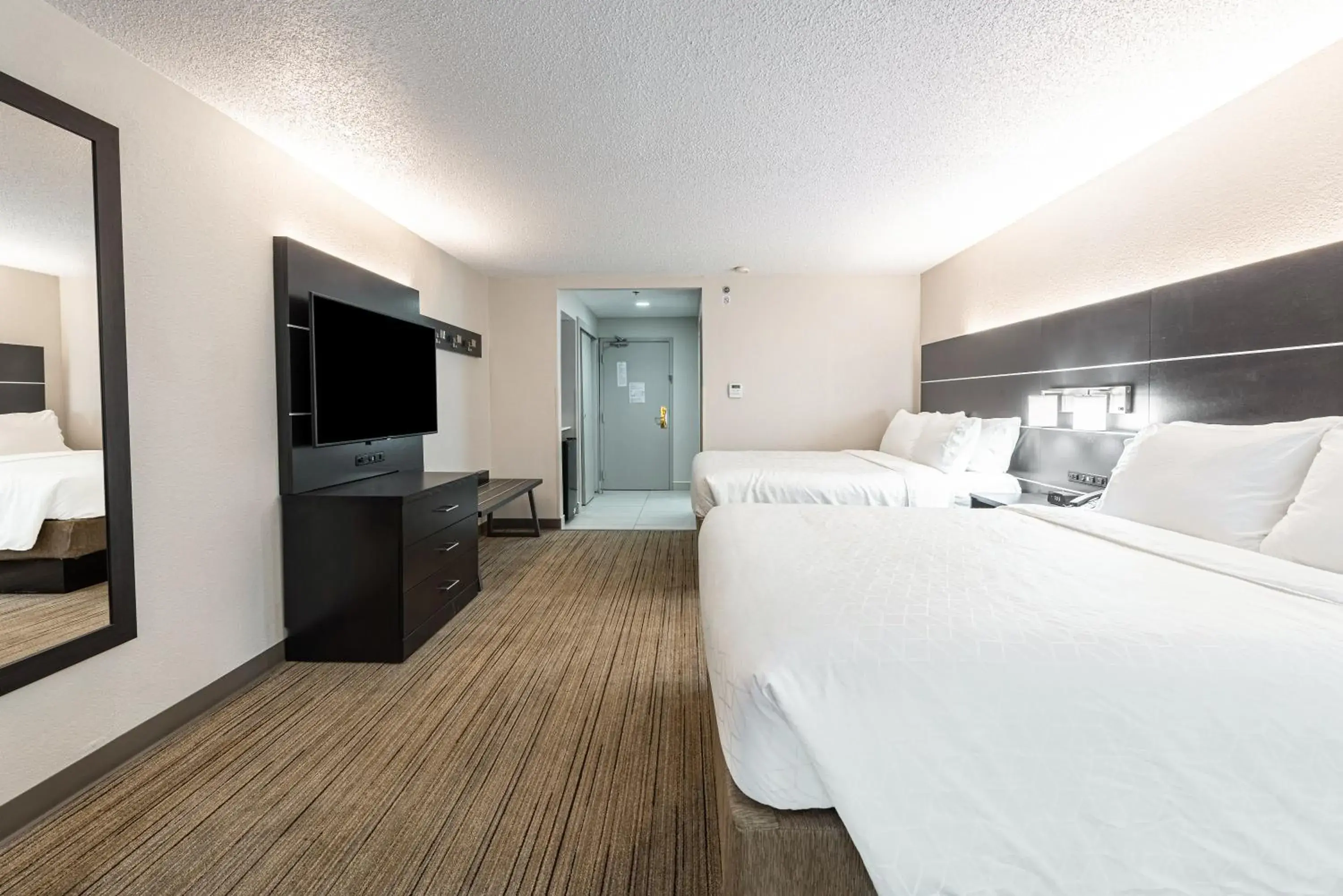 Photo of the whole room, Bed in Holiday Inn Express - Columbus Downtown by IHG Photo of the whole room, Bed in Holiday Inn Express - Columbus Downtown by IHG