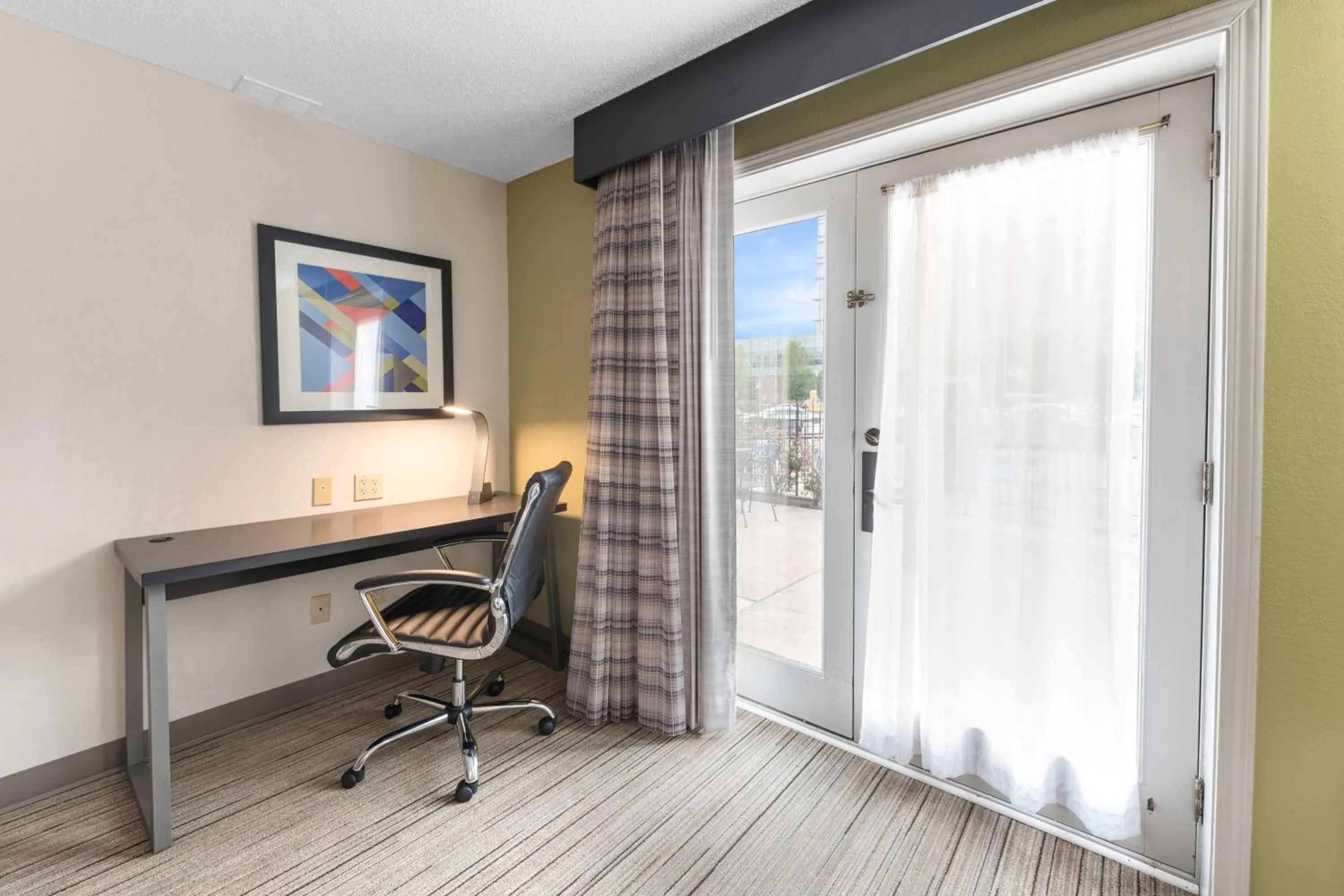 Photo of the whole room in Holiday Inn Express - Columbus Downtown by IHG