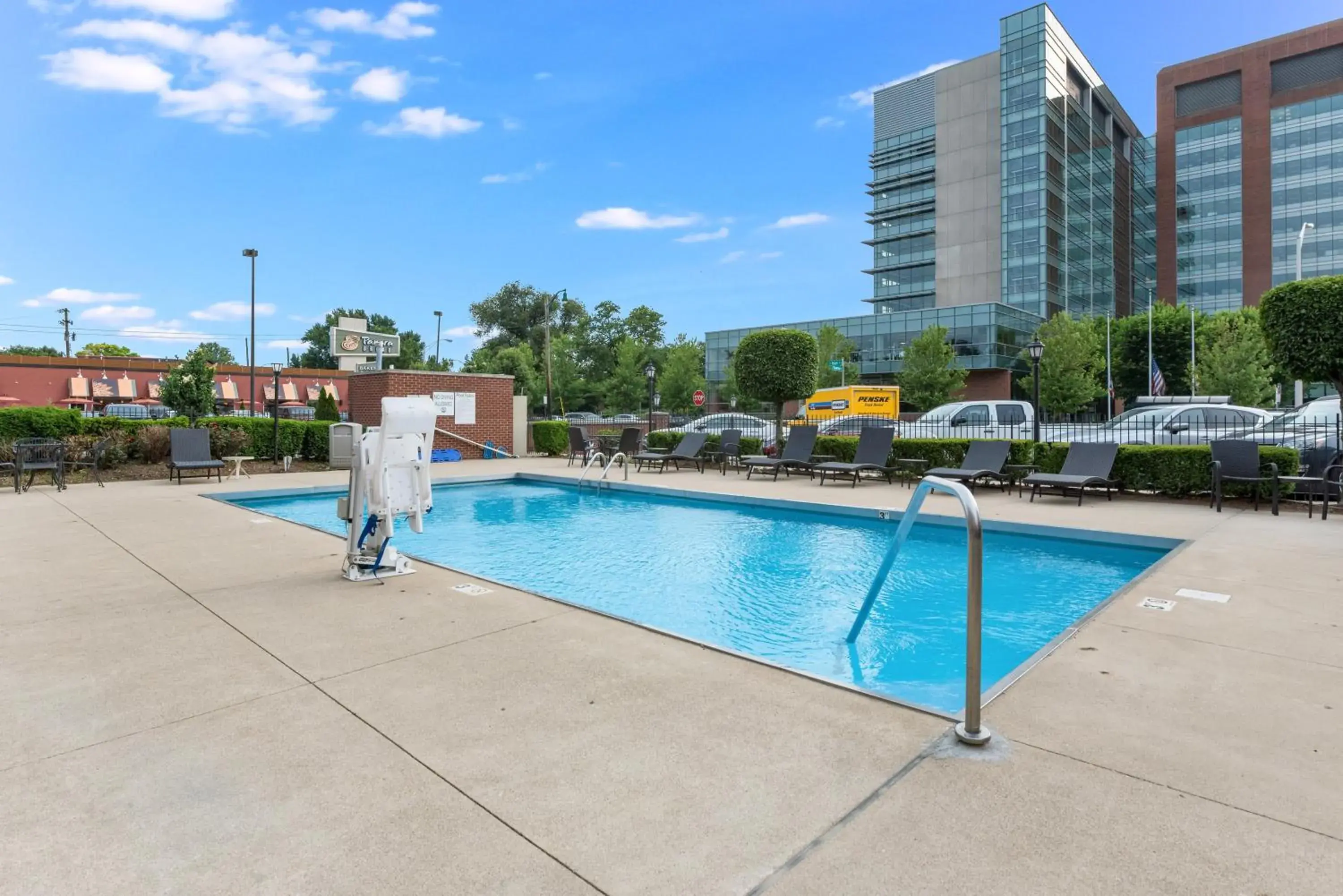 Swimming pool in Holiday Inn Express - Columbus Downtown by IHG Swimming pool in Holiday Inn Express - Columbus Downtown by IHG