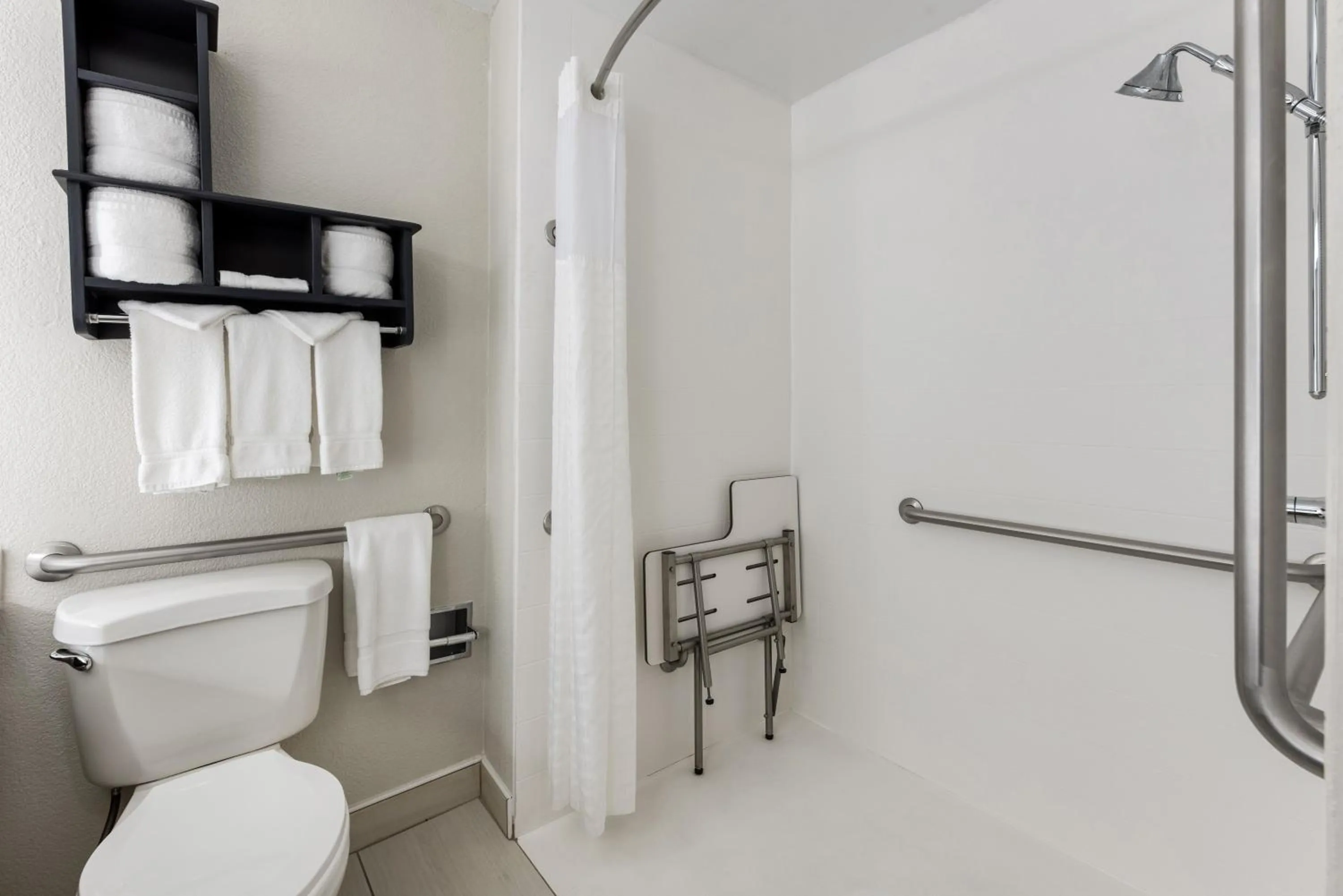 Photo of the whole room in Holiday Inn Express - Columbus Downtown by IHG