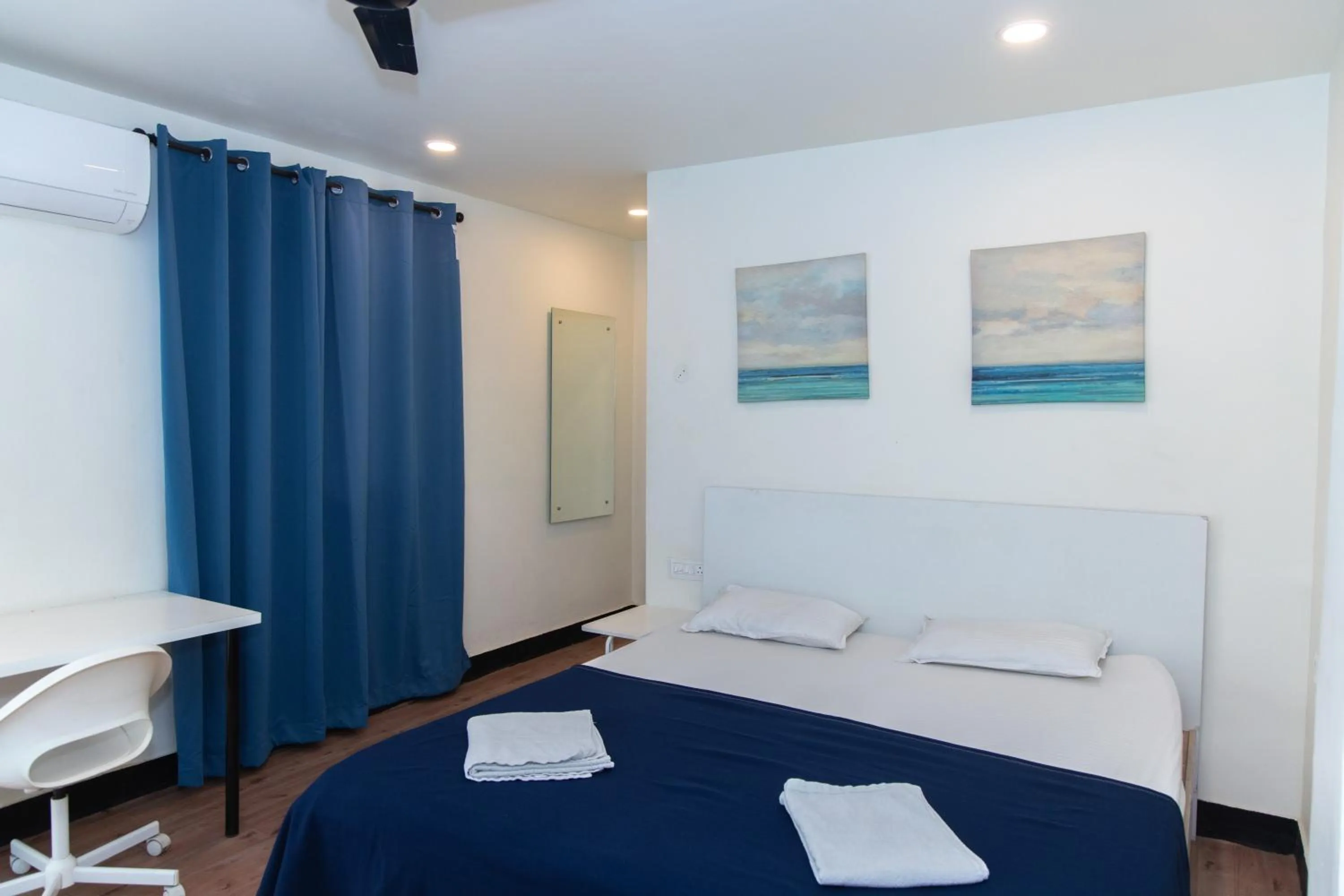 Bedroom, Bed in Slackpackr Hyderabad