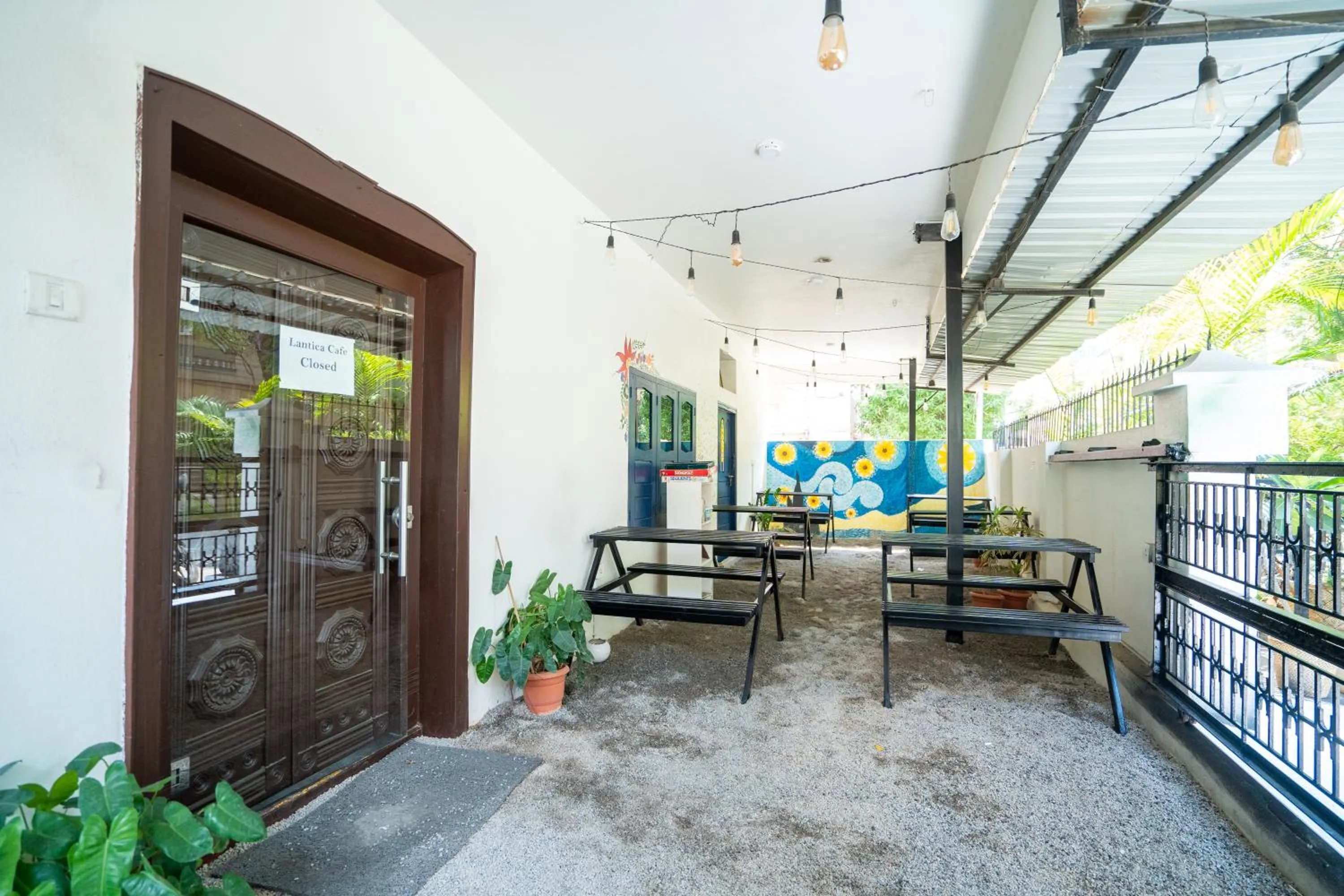 Seating area in Slackpackr Hyderabad