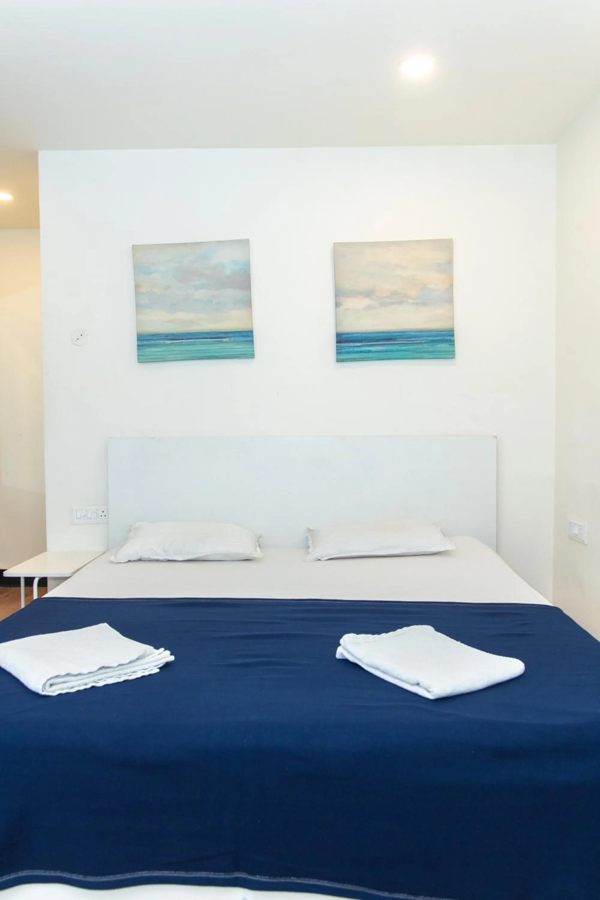 Bedroom, Bed in Slackpackr Hyderabad